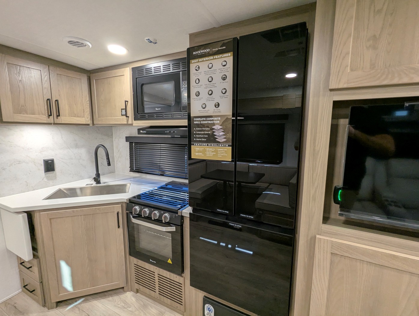2027 Forest River Rockwood Ultra Lite 2706BH - Image 22