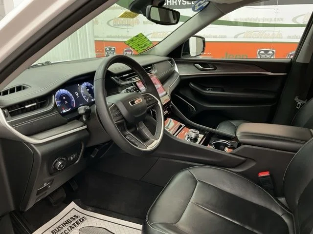 2023 Jeep Grand-Cherokee-L Laredo Altitude 4x4 - Image 11