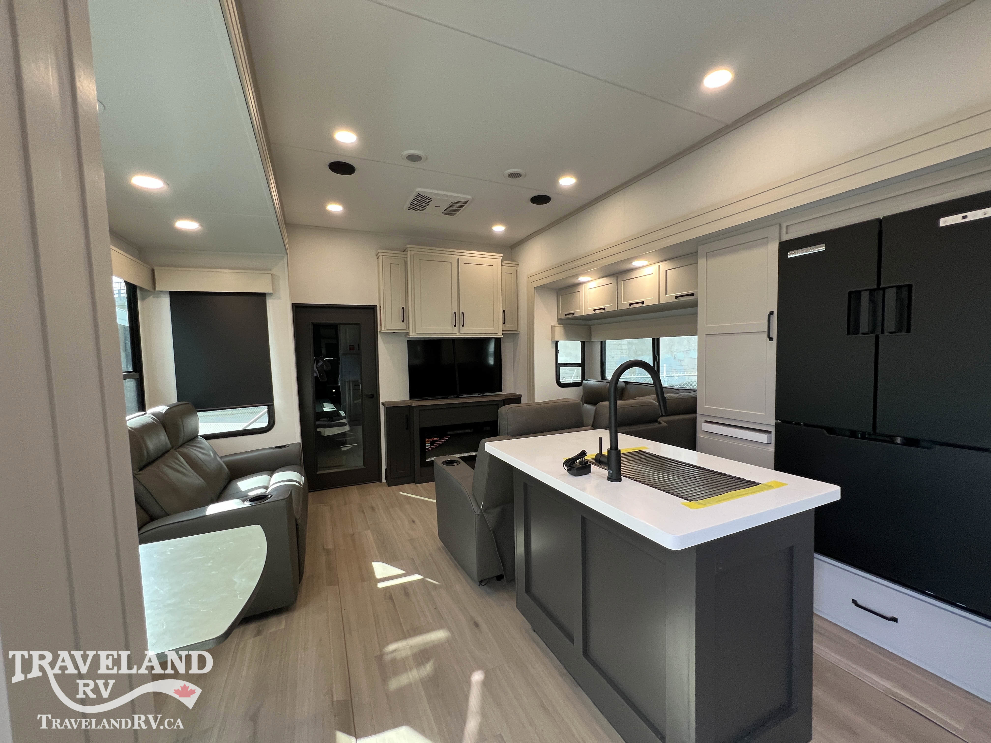 2026 Grand Design Momentum G-Class Fifth Wheel 394G - Image 3