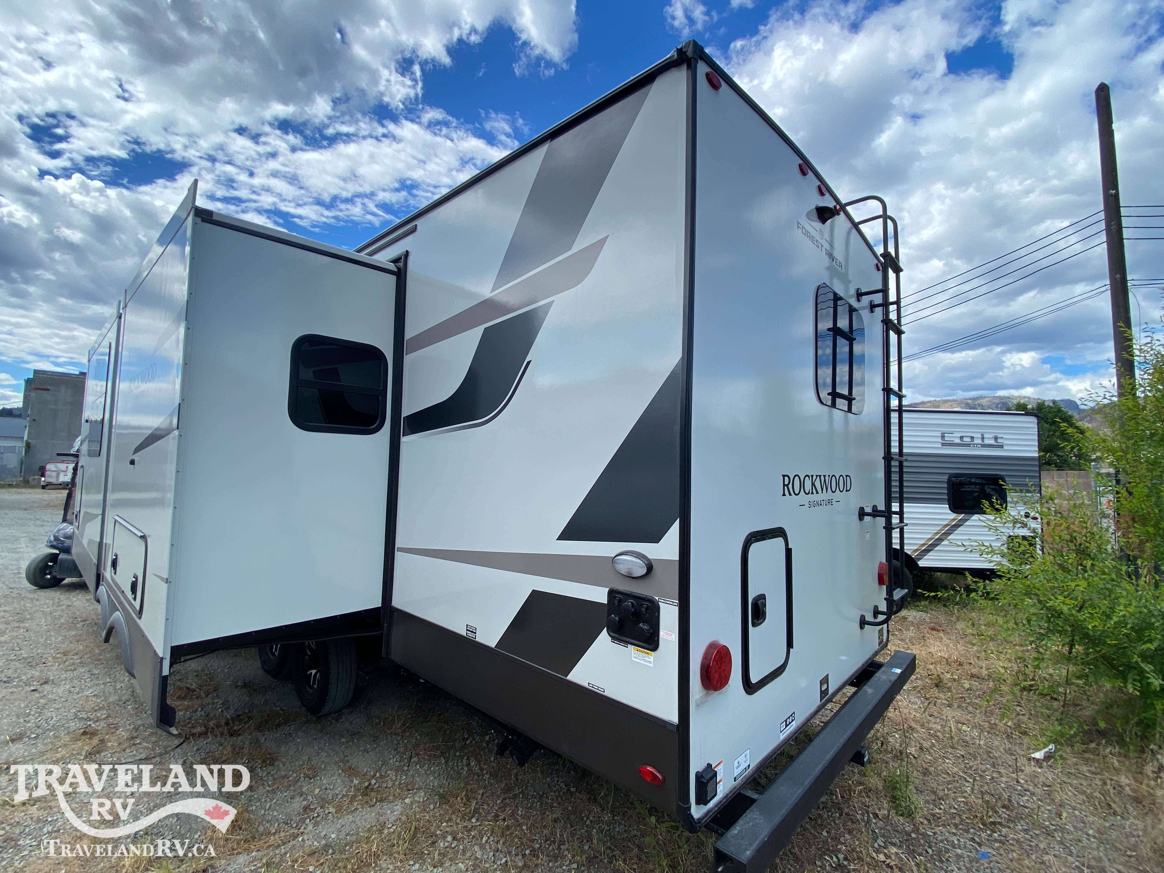 2026 Forest River Rockwood Signature Ultra Lite 8263MBR - Image 6