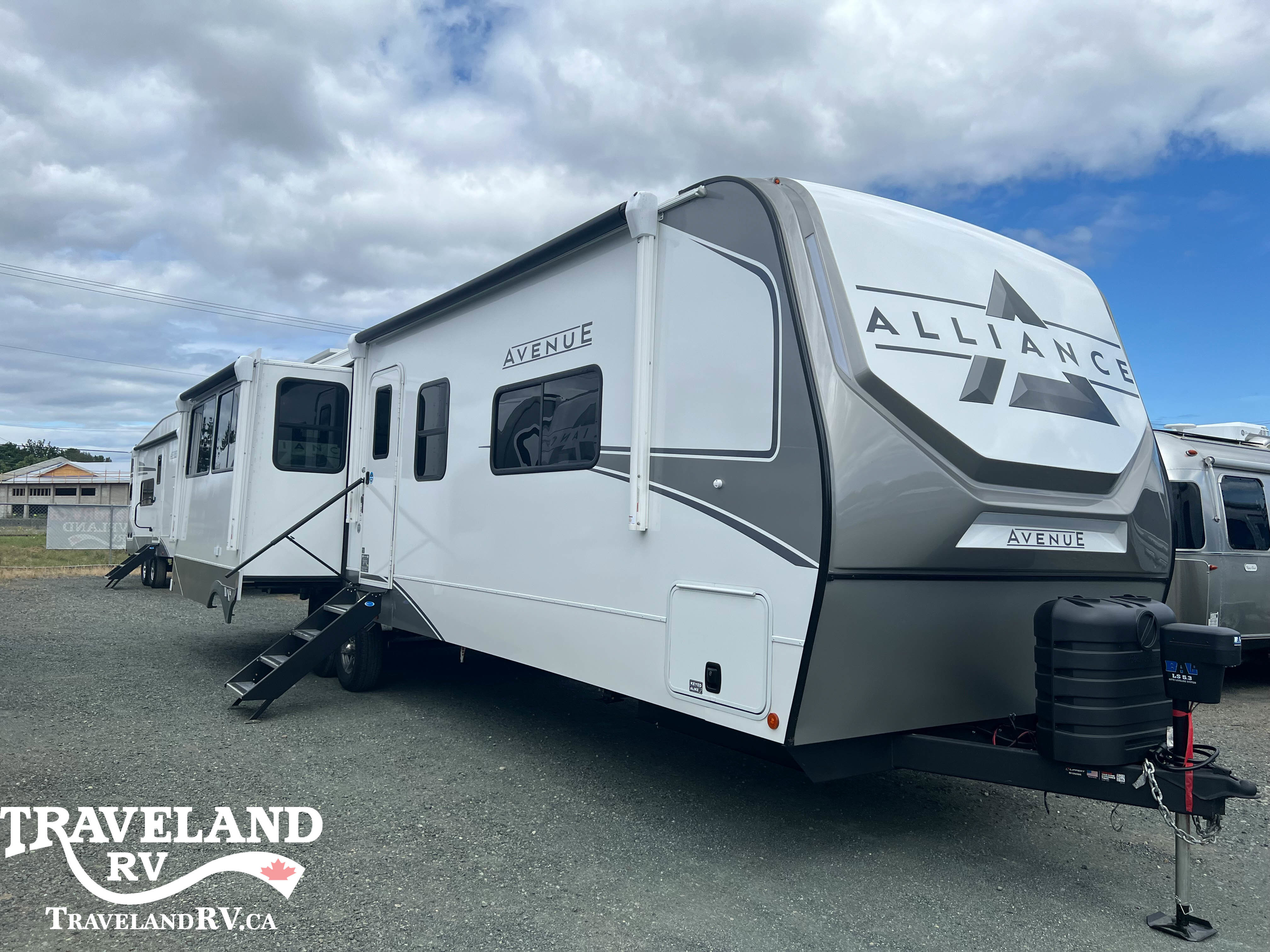 2026 Alliance RV Avenue 332RL - Image 1