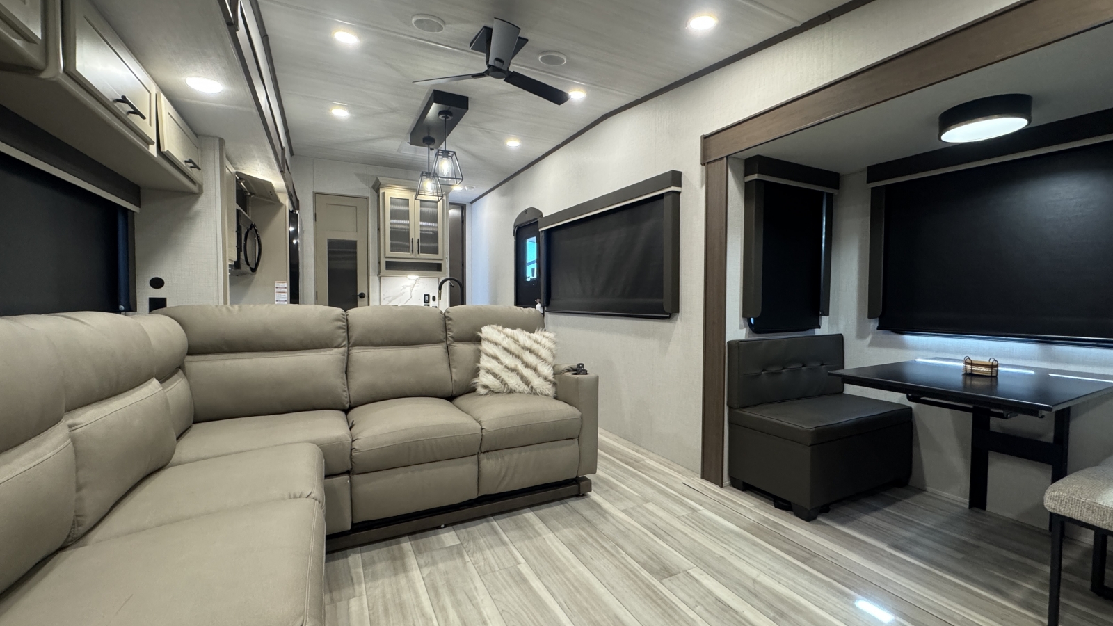 2026 Keystone Cougar 1776 Edition 320RDS - Image 14