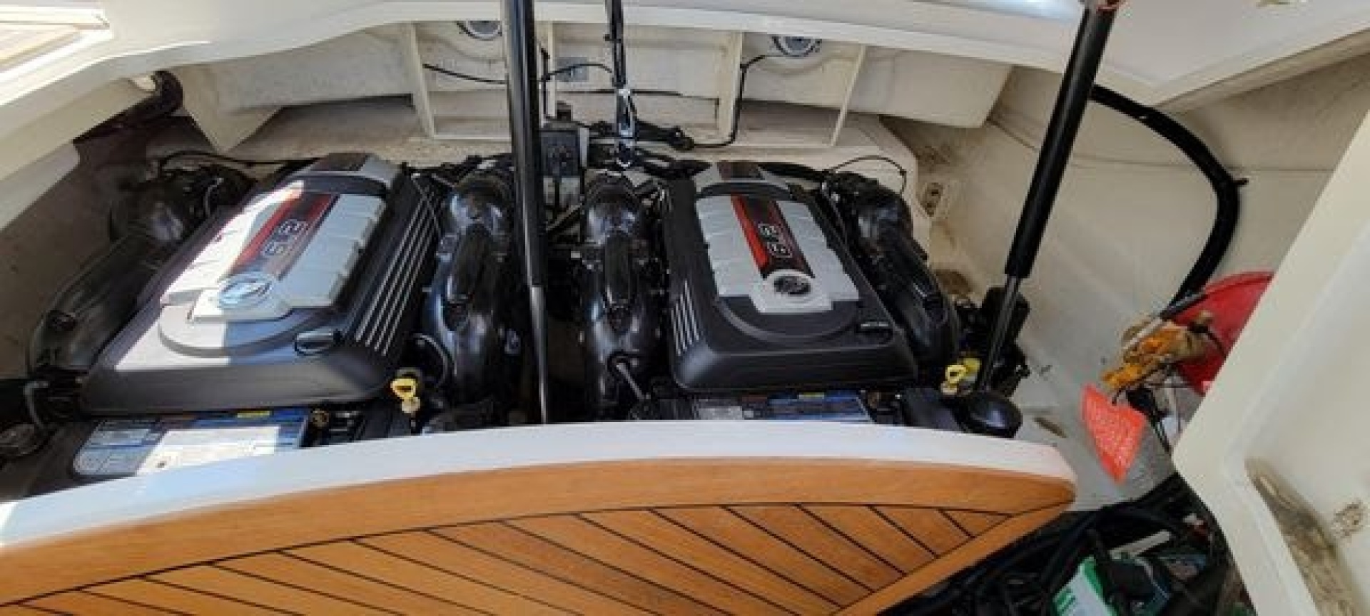 2017 Sea Ray 310 SLX - Image 15
