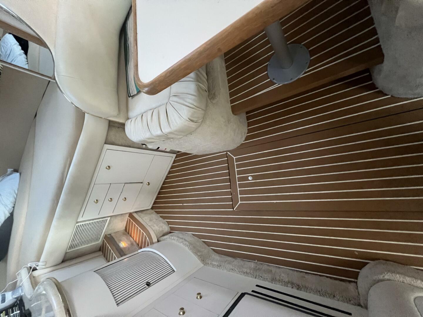 1999 Sea Ray 310 Sundancer - Image 7