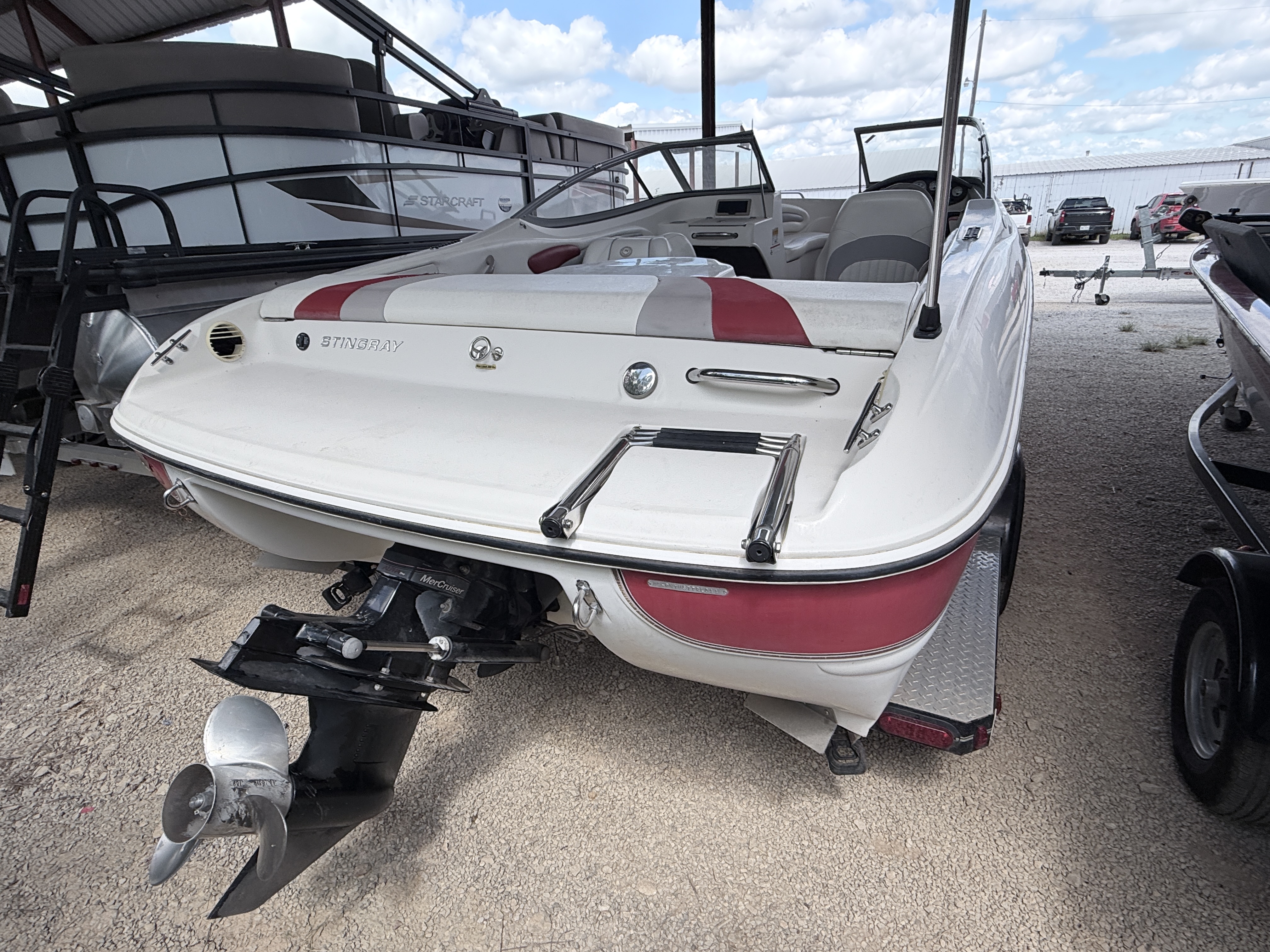 2011 STINGRAY 2011 195LS - Image 2
