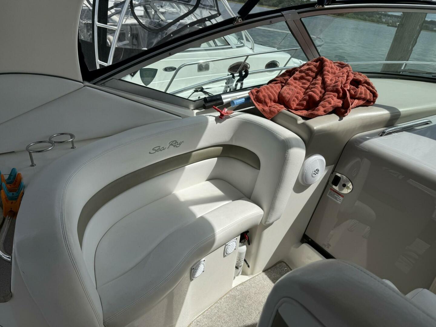 2007 Sea Ray 320 Sundancer - Image 11