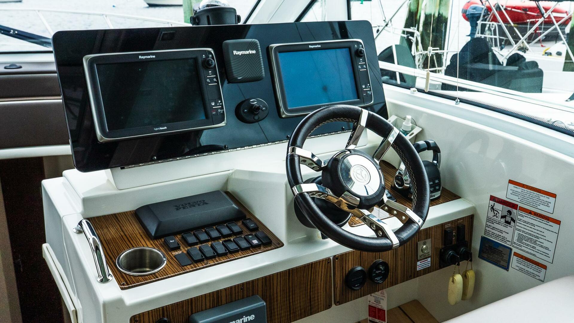2013 CRUISERS 48 Cantius Base - Image 29
