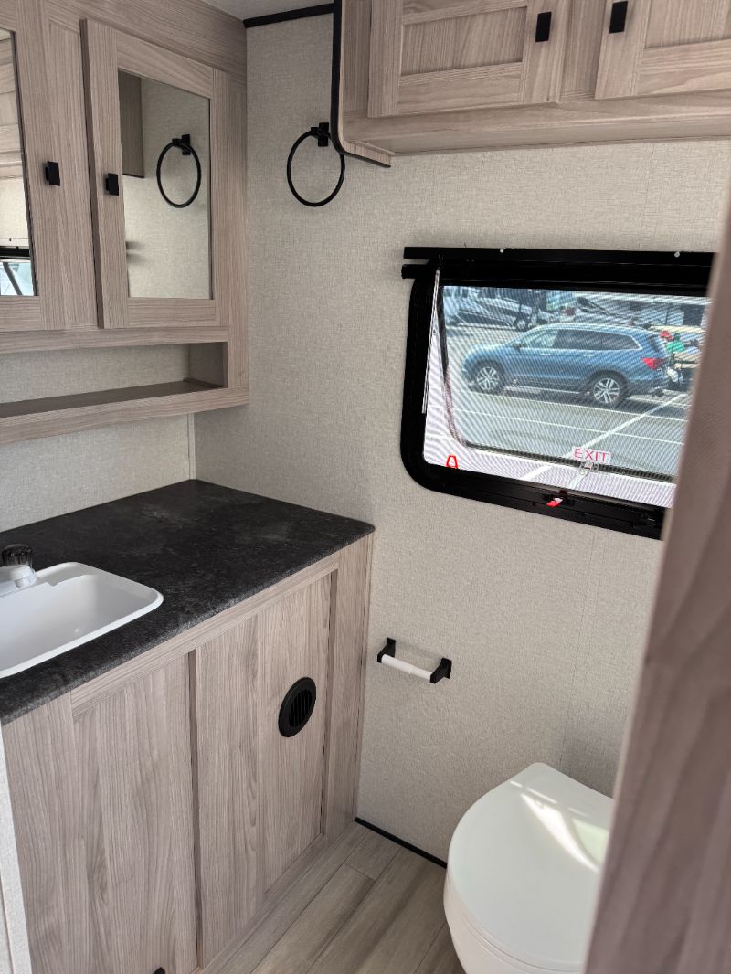 2024 Coachmen Northern Spirit Ultra Lite 2557RB - Image 16