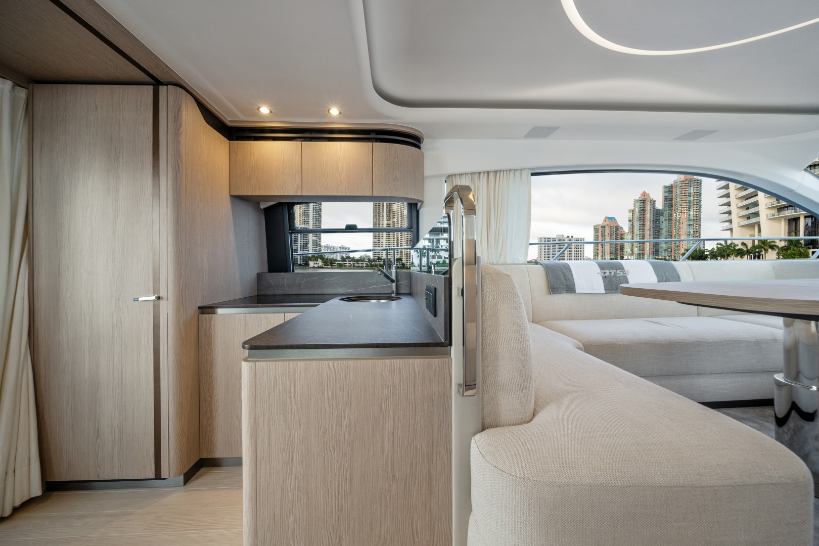 2023 Azimut 53 FLY Base - Image 37
