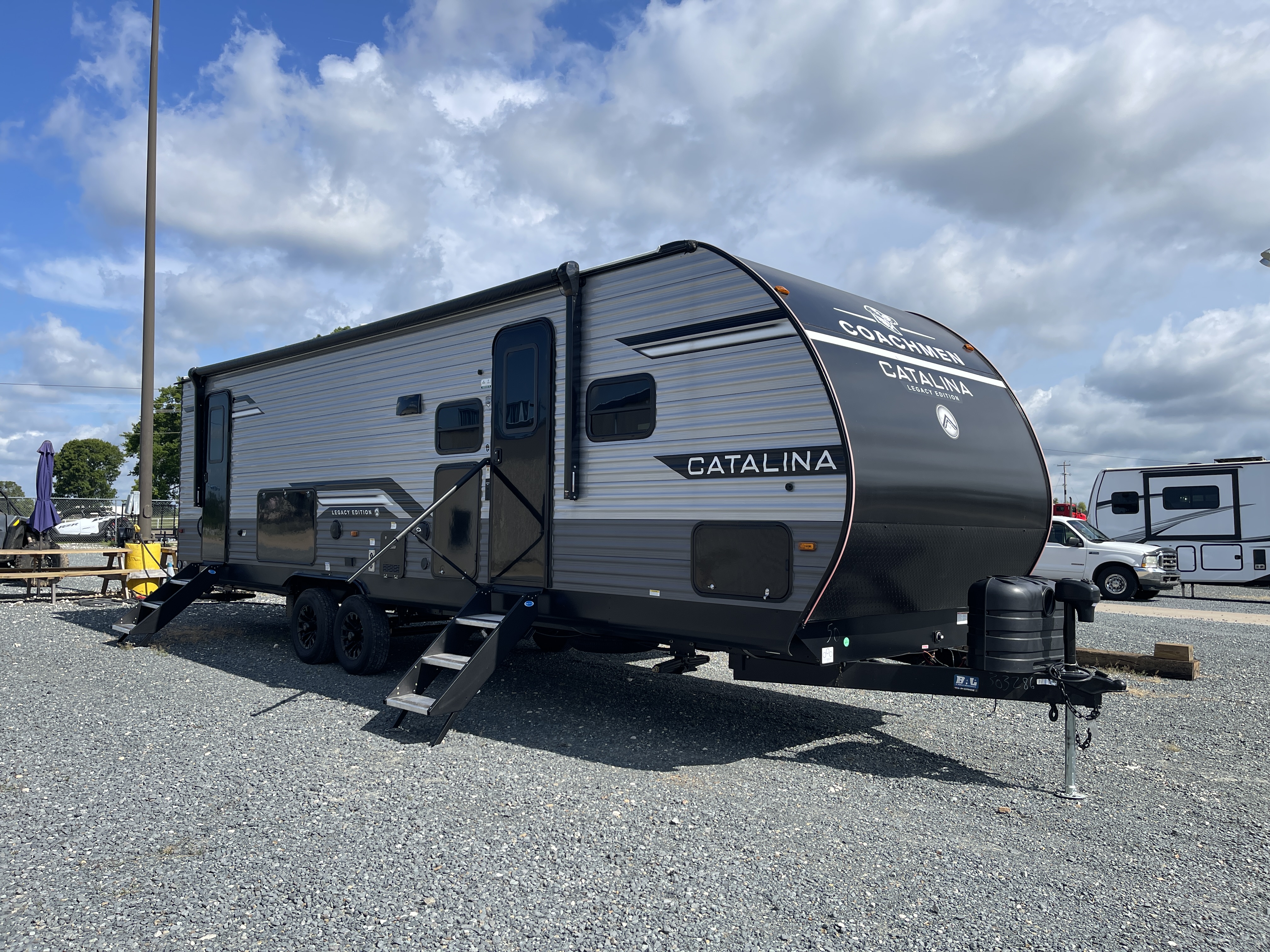 2027 Coachmen Catalina Legacy Edition 273DBHCK - Image 1