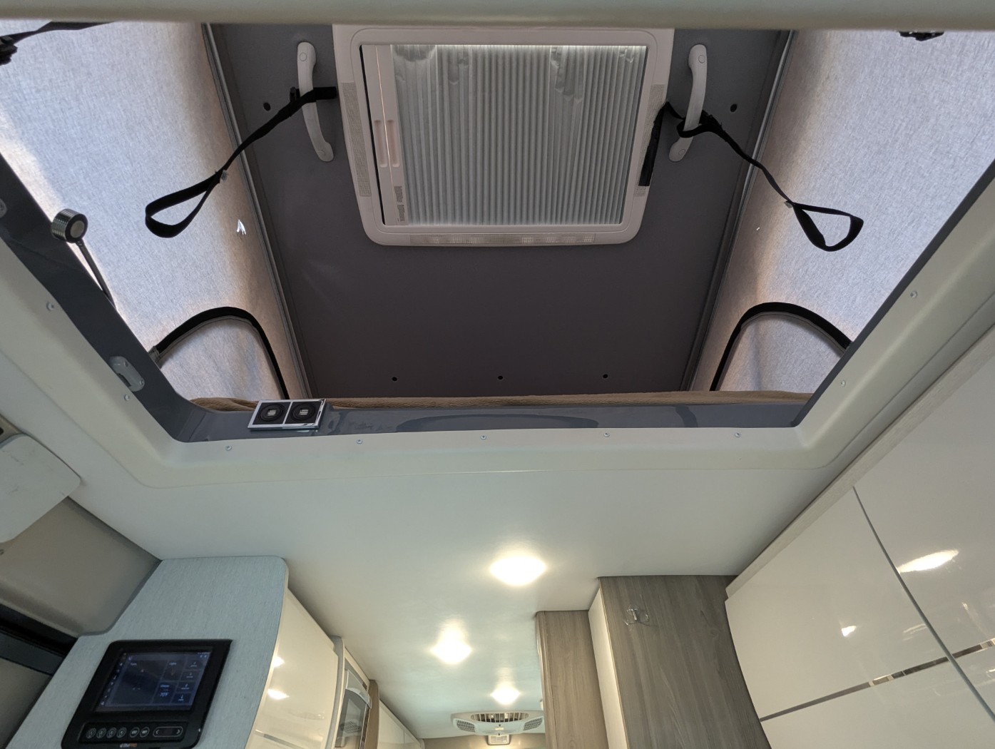 2022 Thor Motor Coach Tellaro 20J - Image 19