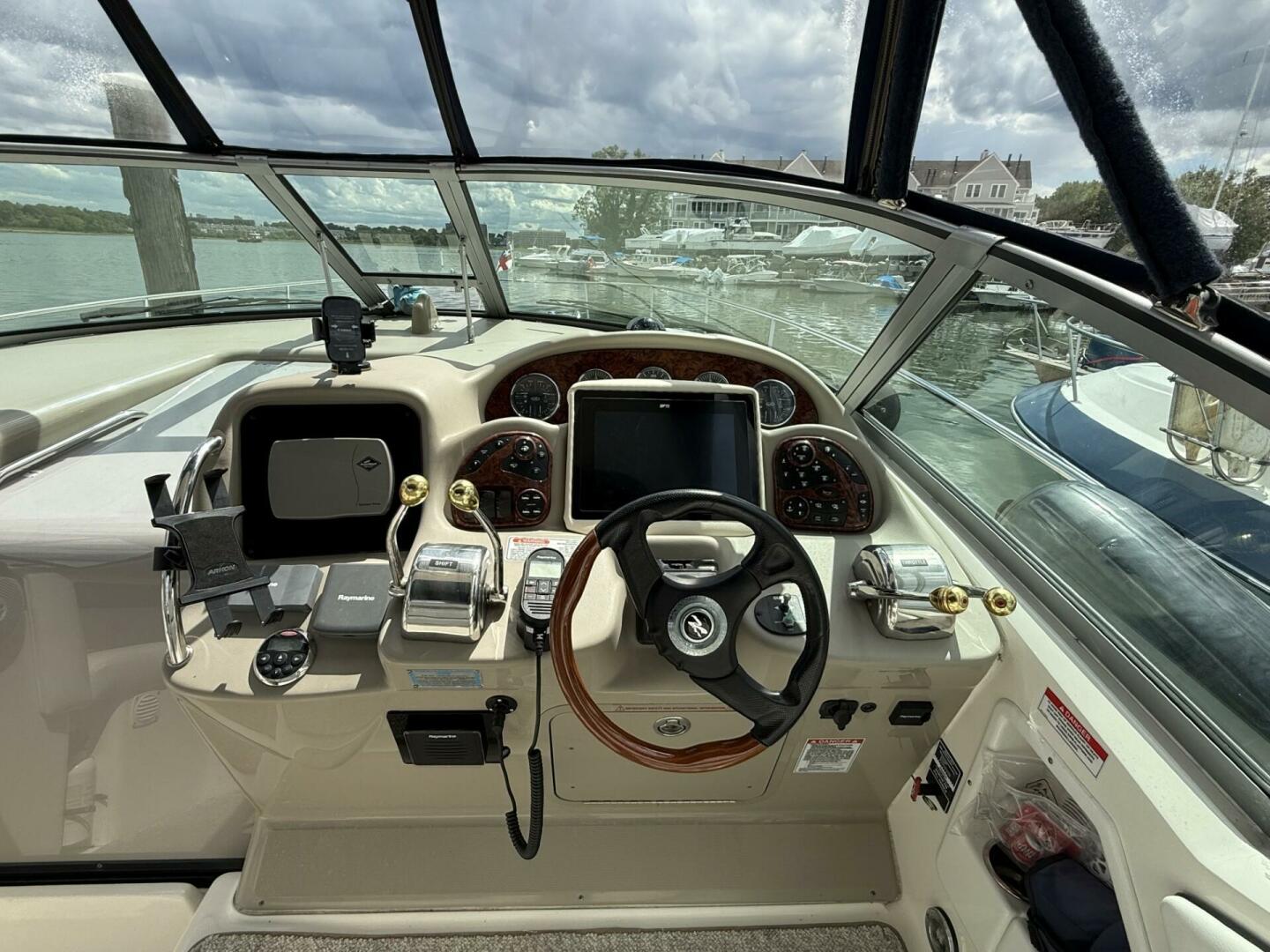 2007 Sea Ray 320 Sundancer - Image 13