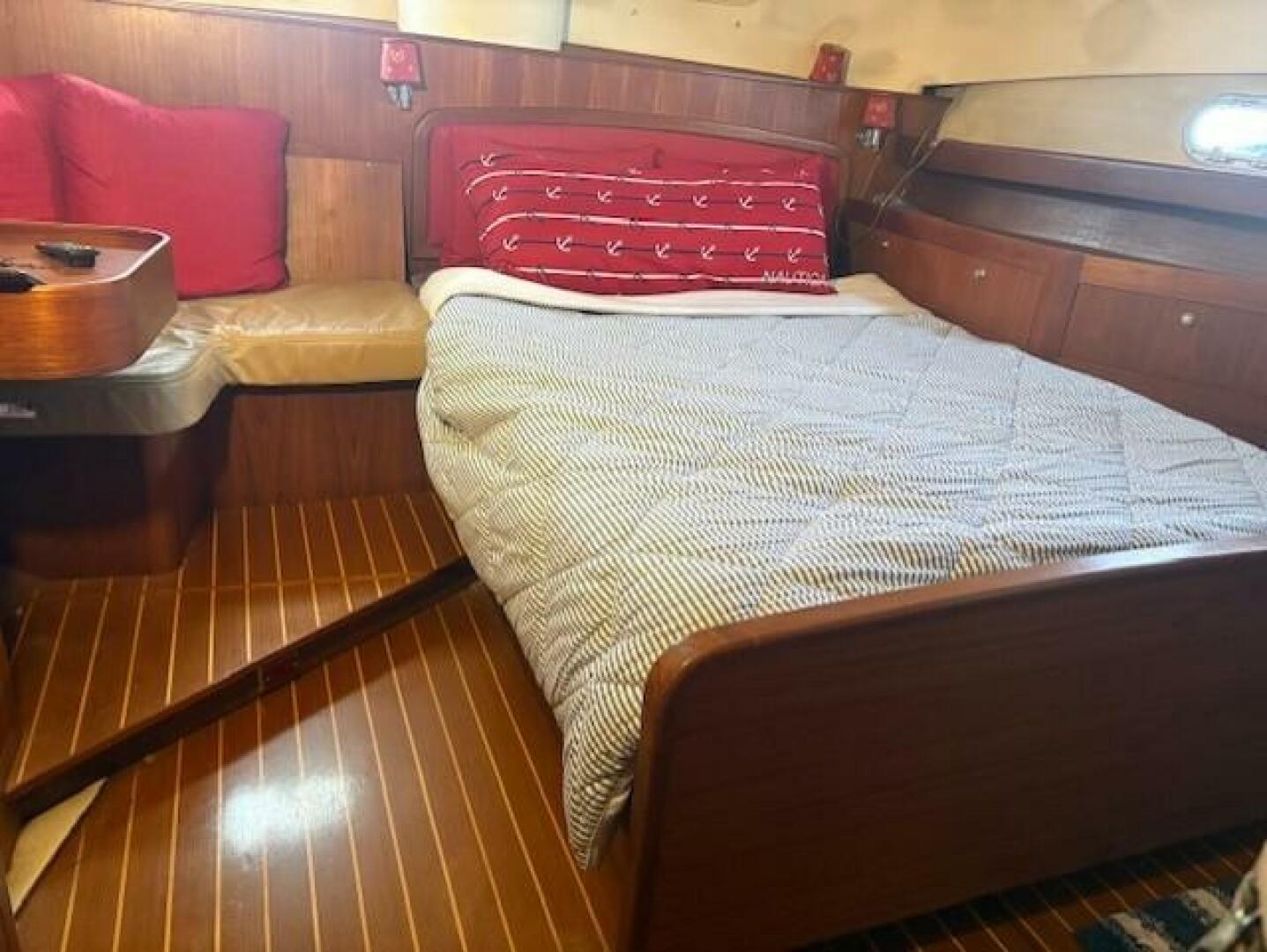1999 Hunter Passage 450 - Image 8