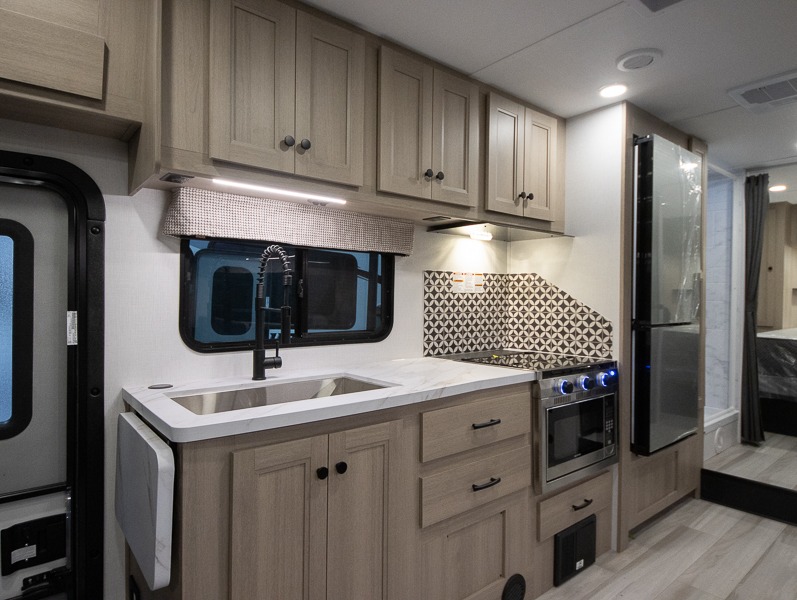 2025 Forest River Sunseeker 2850SLE - Image 12
