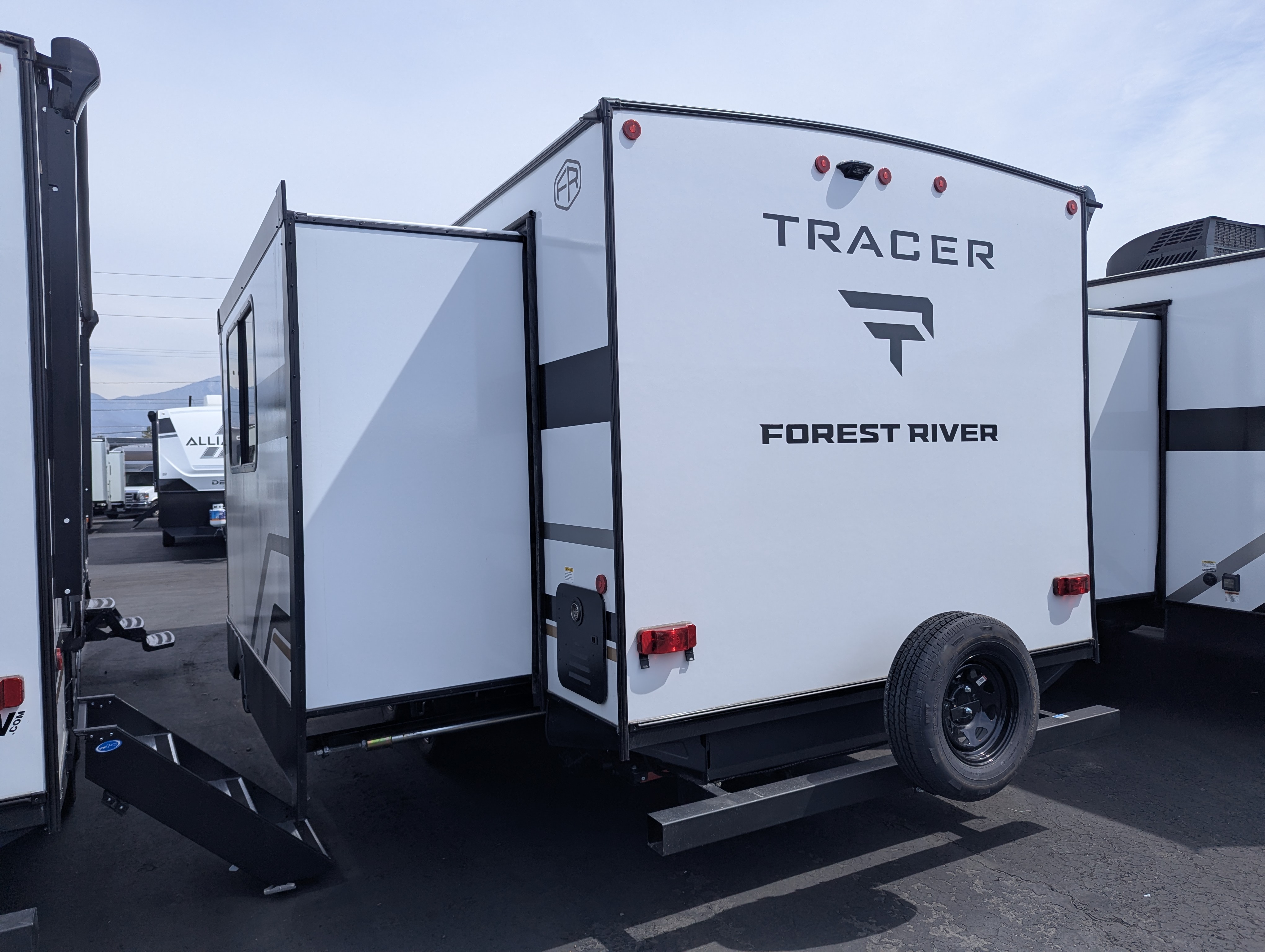 2026 Prime Time Tracer 248RE - Image 4