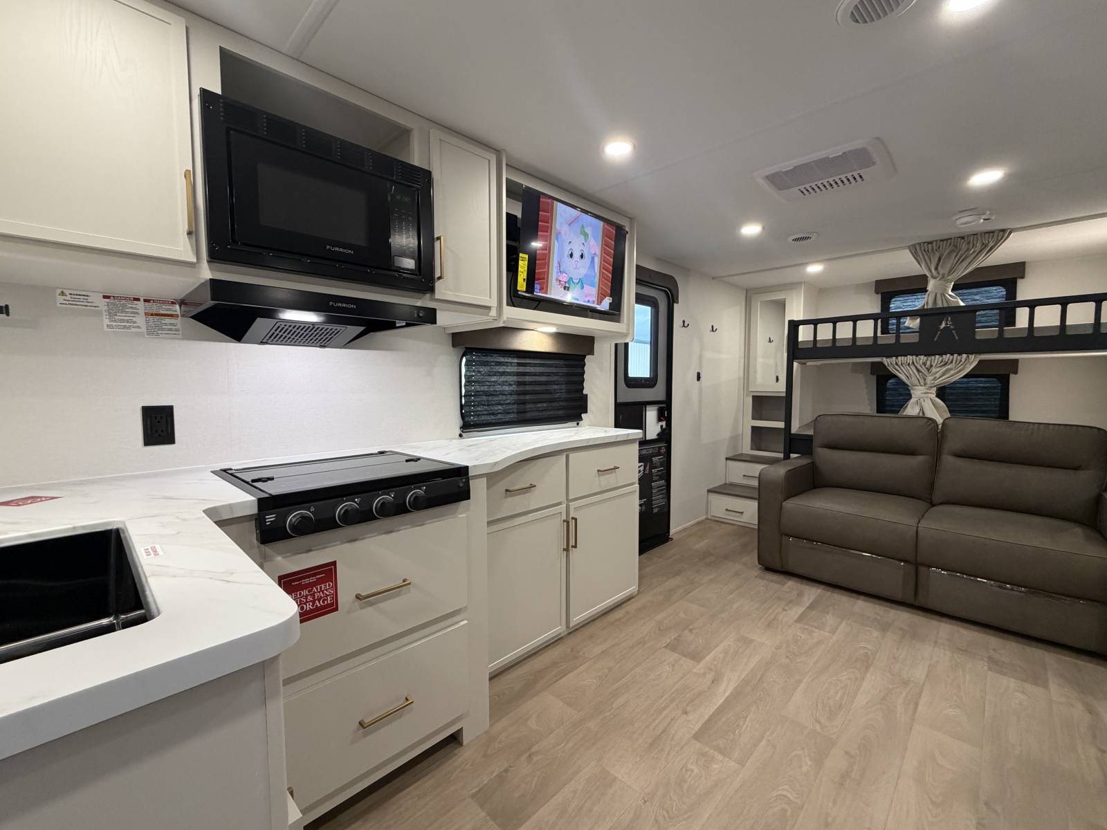 2026 Grand Design Transcend 265BHT - Image 11