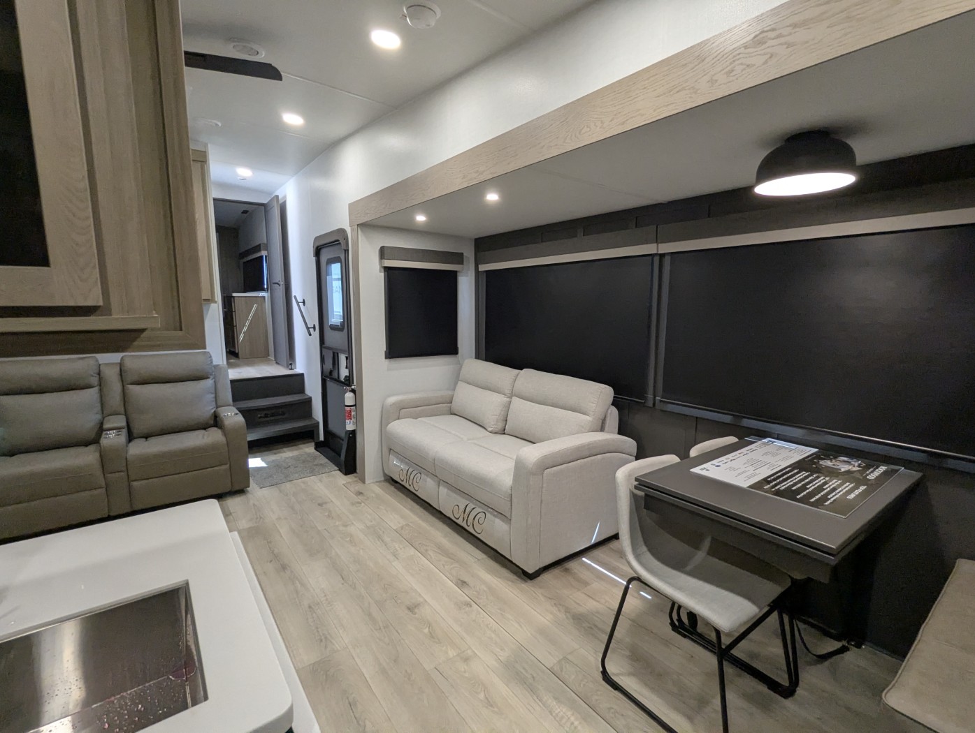 2026 Forest River Rockwood Signature R371RK - Image 31