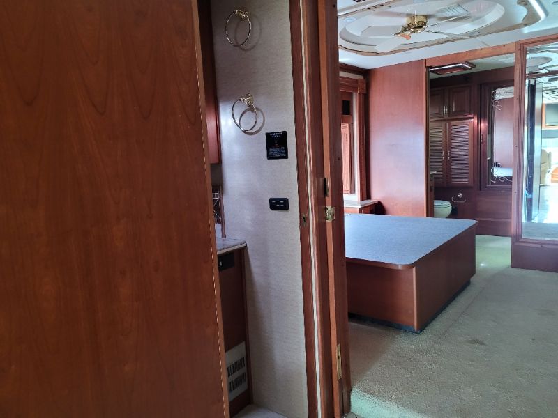2008 Fleetwood American Eagle 42F - Image 11