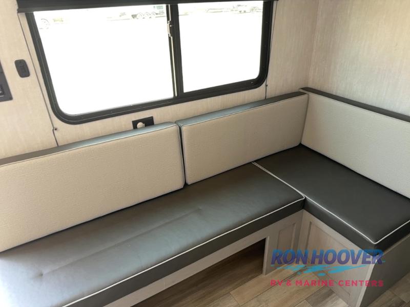 2025 COACHMEN VIKING 25QBH - Image 10