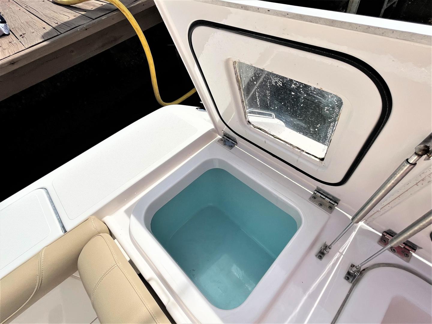 2016 Pursuit OS 385 Offshore - Image 13