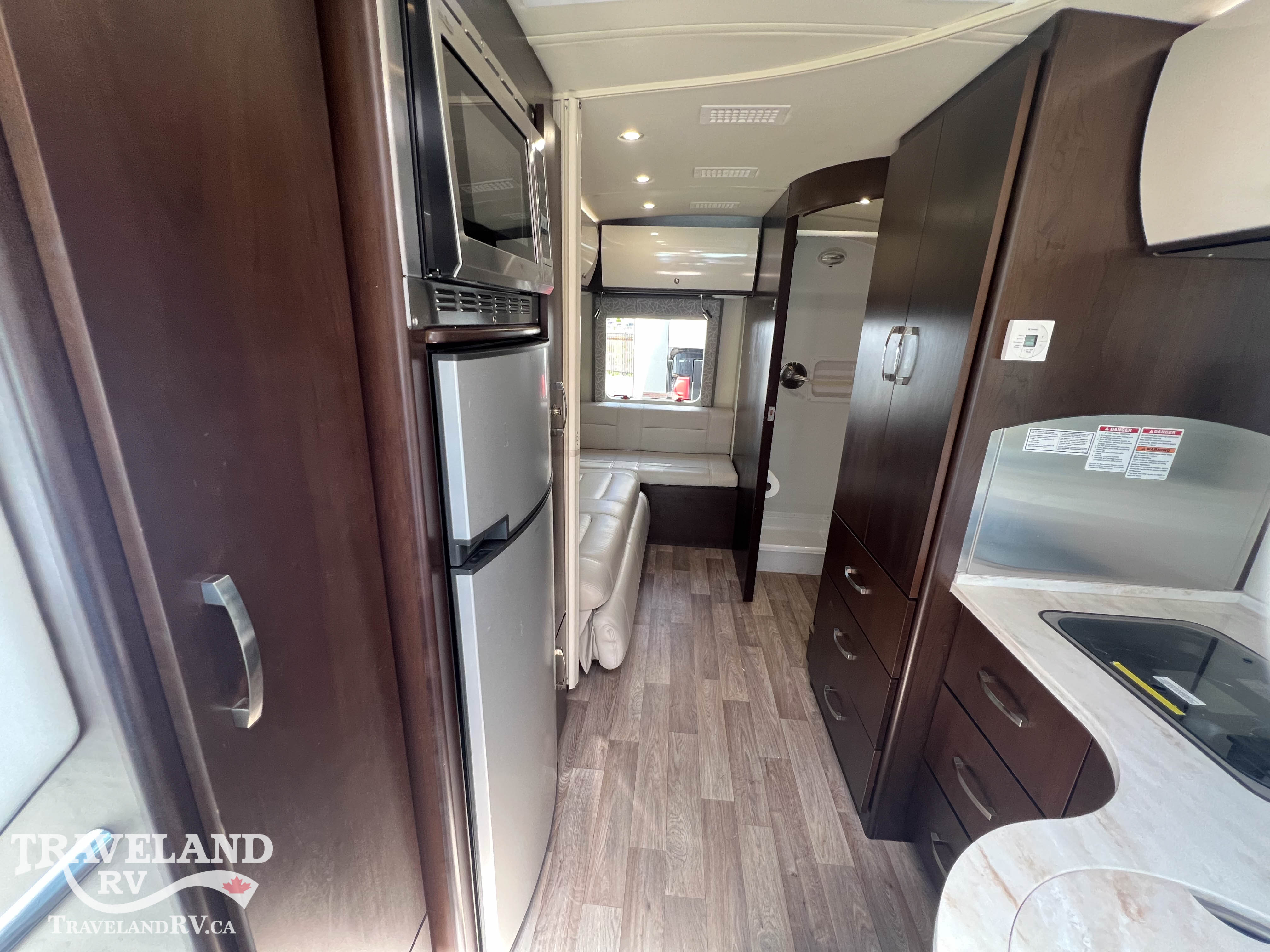 2015 Leisure Travel SERENITY S24CB - Image 3