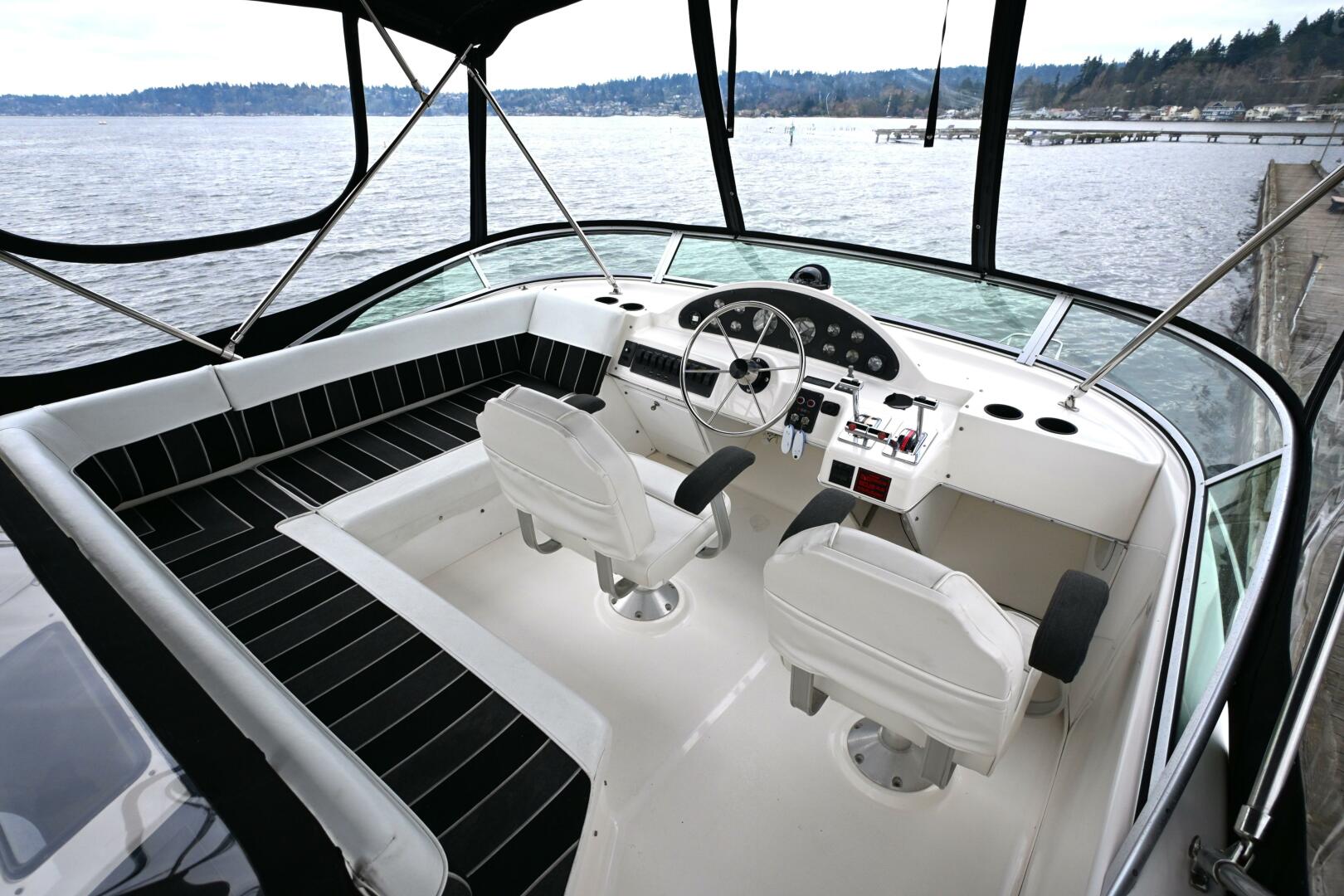 1996 Bayliner 4087 Aft Cabin Motoryacht - Image 23