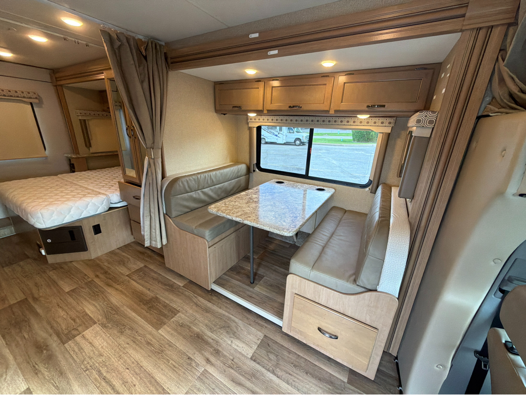 2019 Thor Motor Coach FOUR WINDS 24WS - Image 14