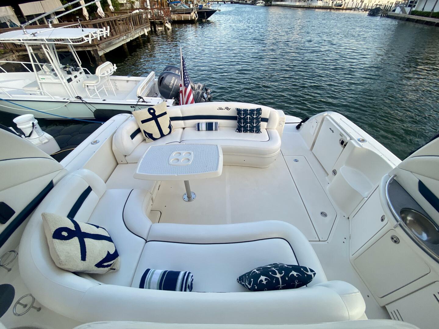 2005 Sea Ray 420 Sundancer - Image 11