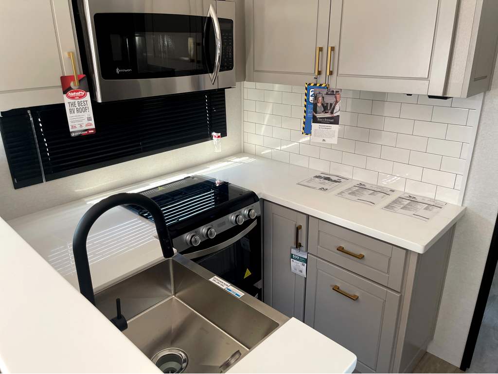 2027 JAYCO NORTH POINT 375TBDB - Image 17