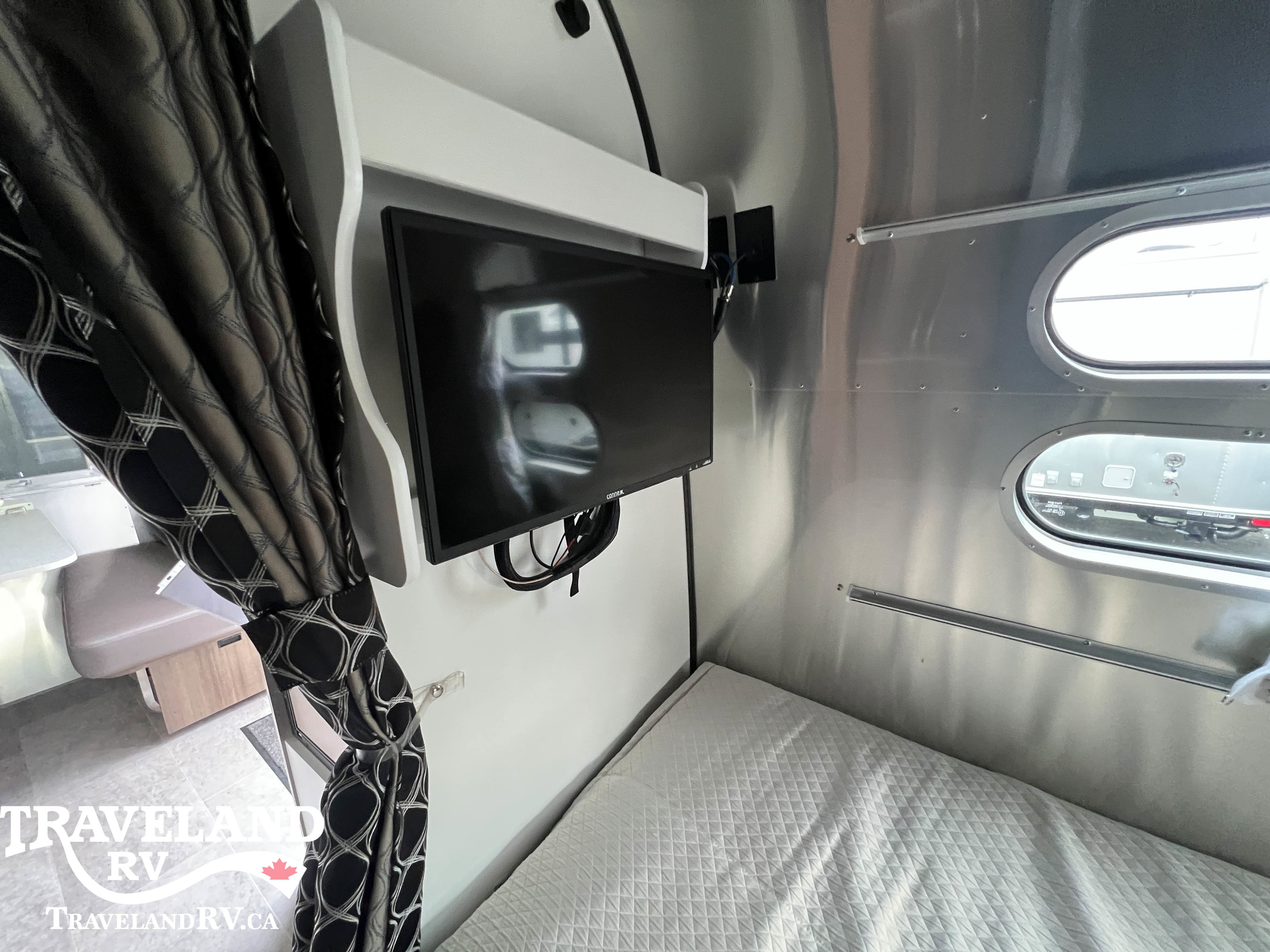 2024 Airstream Caravel 19CB - Image 15