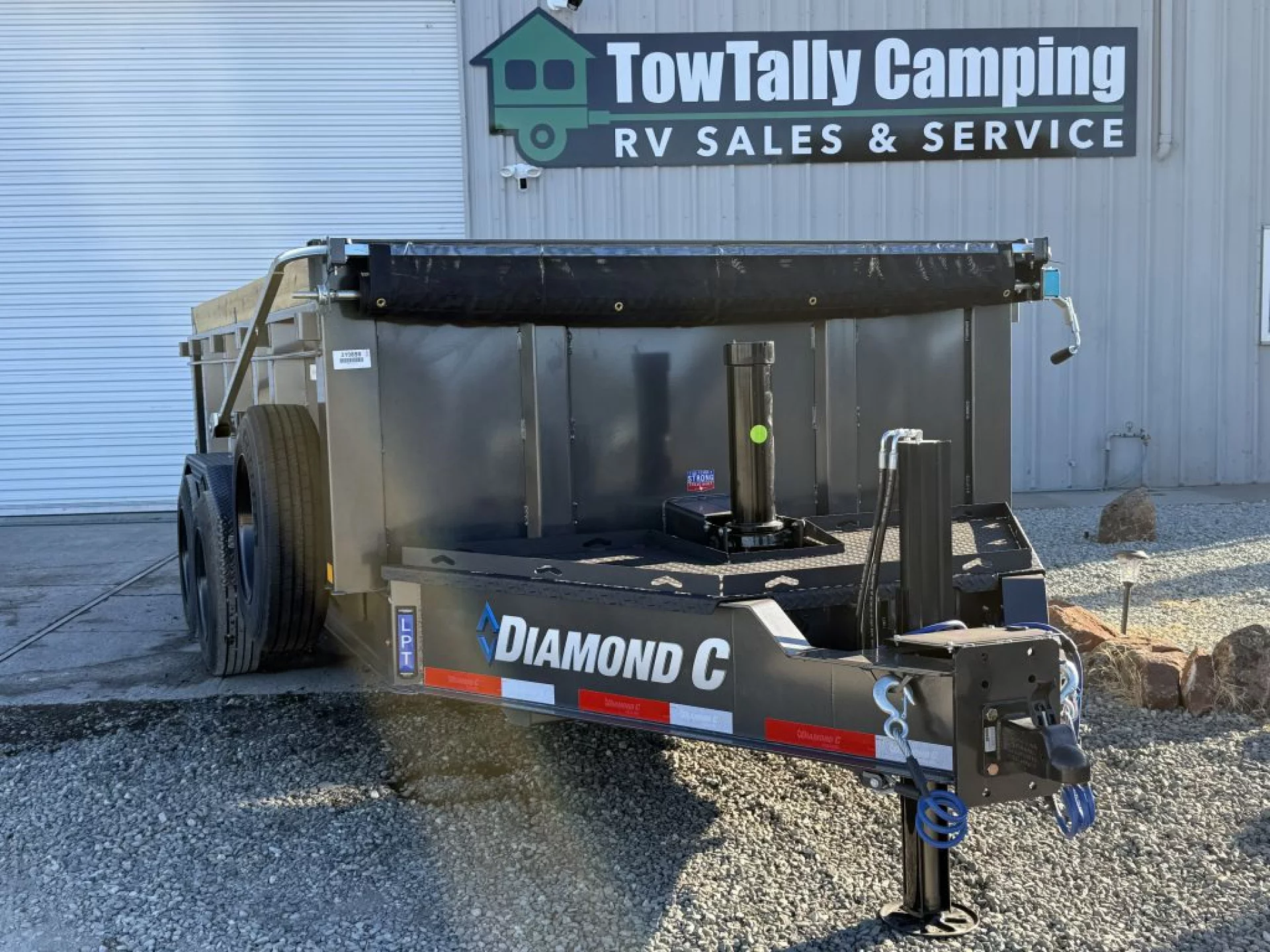 2027 DIAMOND C TRAILERS DIAMOND C LPT 208 HEAVY DUTY 14X81 32 SIDES PACESETTER - Image 1