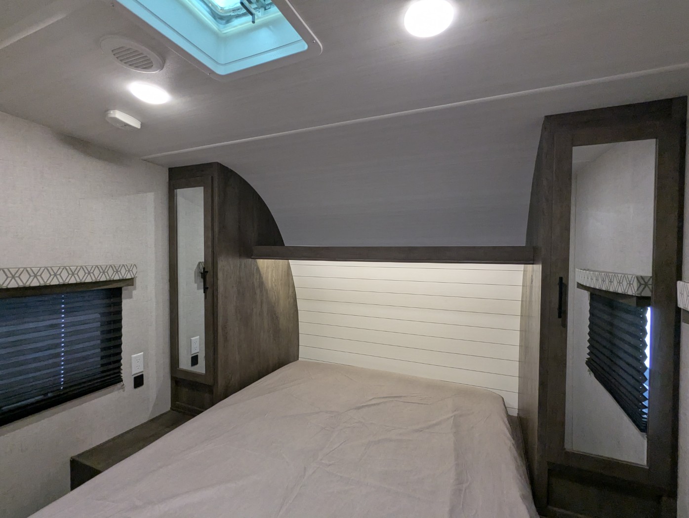 2021 Forest River Stealth FQ2413 - Image 8