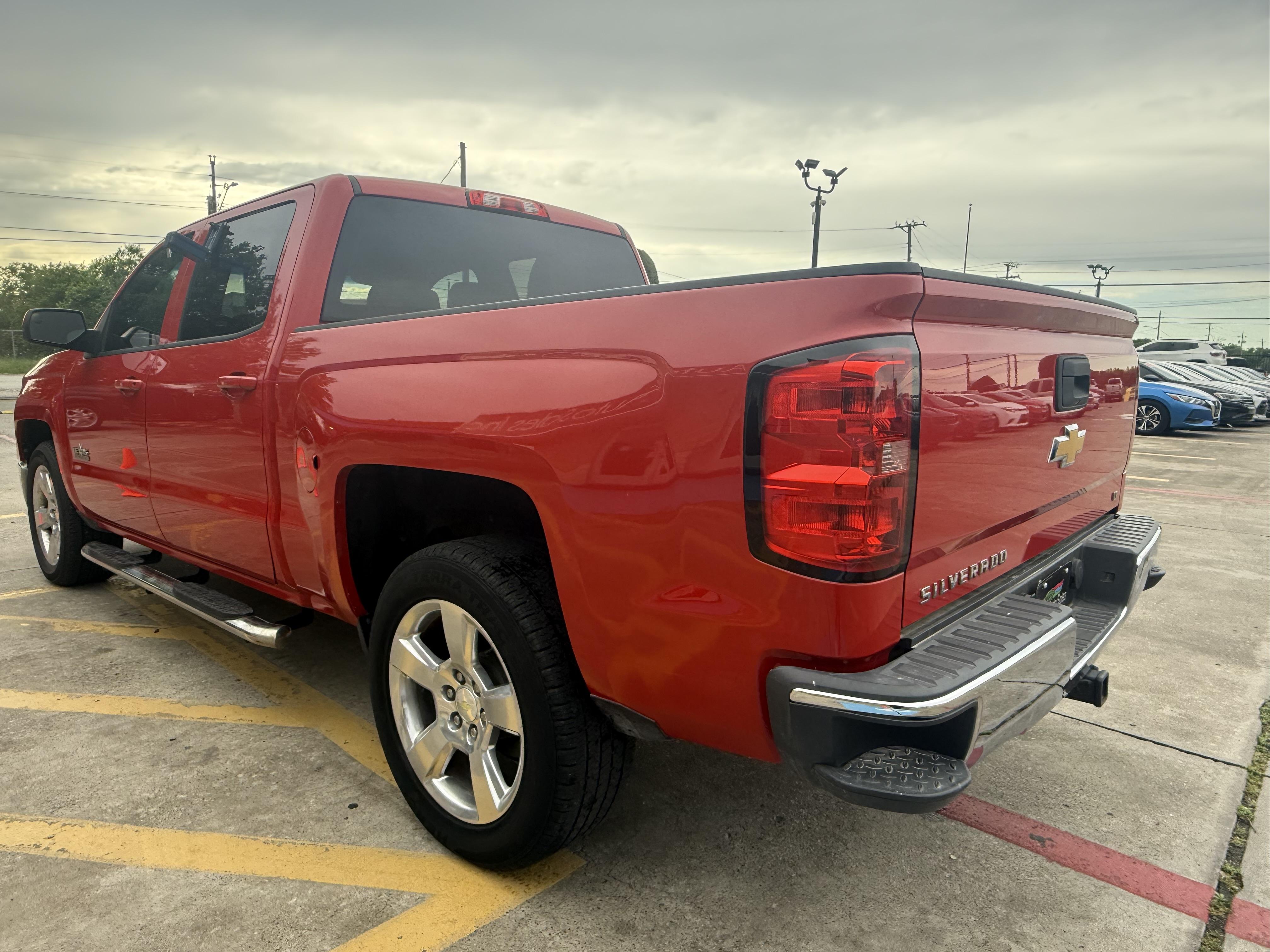 2014 Chevrolet Silverado 1500-V8 Crew Cab LT 2WD - Image 3