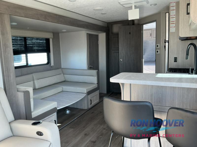 2025 COACHMEN 283EPIC - Image 3