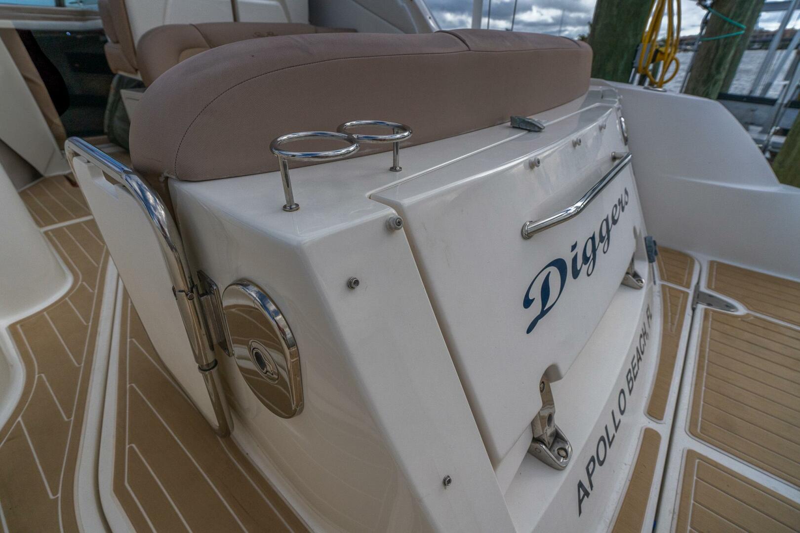 2016 Sea Ray 330 Sundancer - Image 56