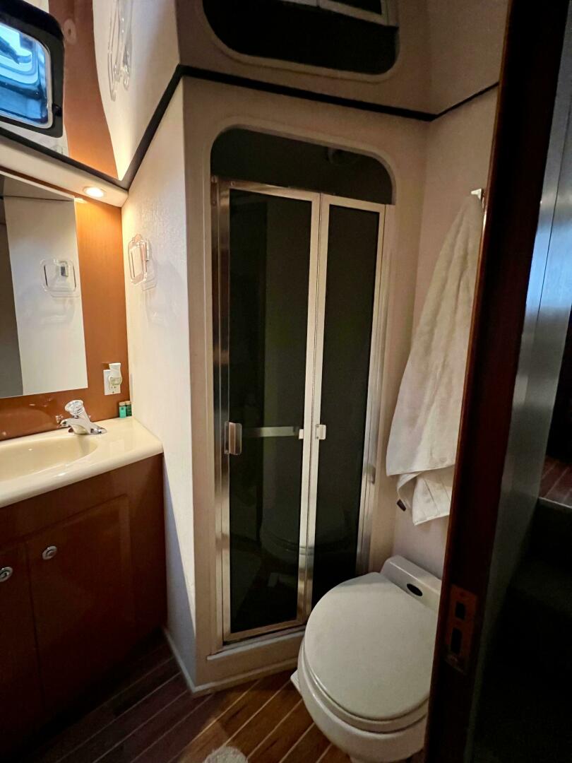 1997 Viking 43 Convertible - Image 45