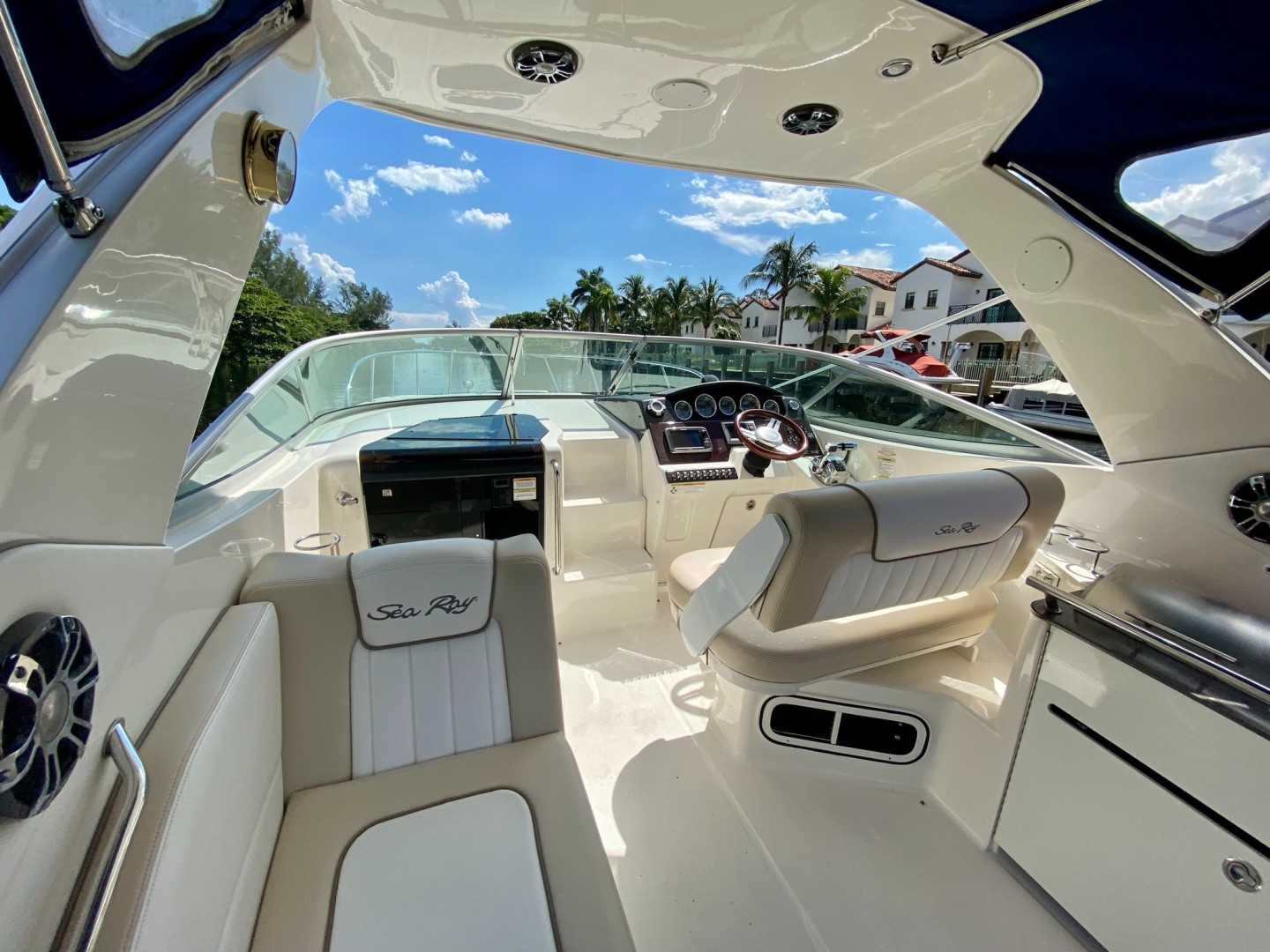 2013 Sea Ray 310 Sundancer - Image 15
