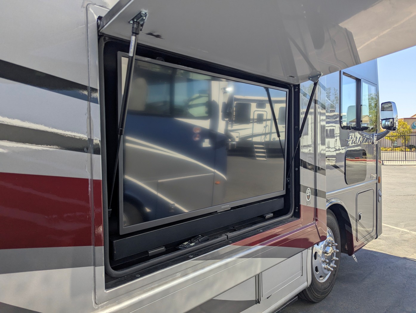 2023 Thor Motor Coach Palazzo 37.5 - Image 12