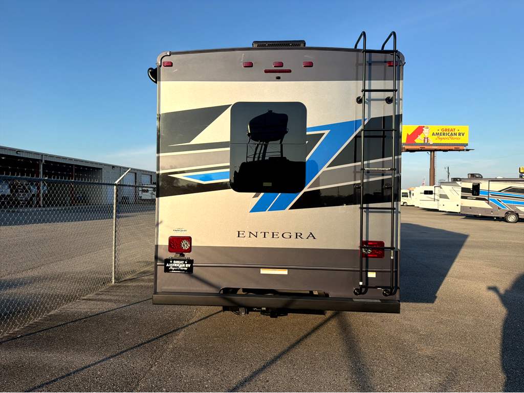 2027 ENTEGRA COACH ODYSSEY 29V - Image 4