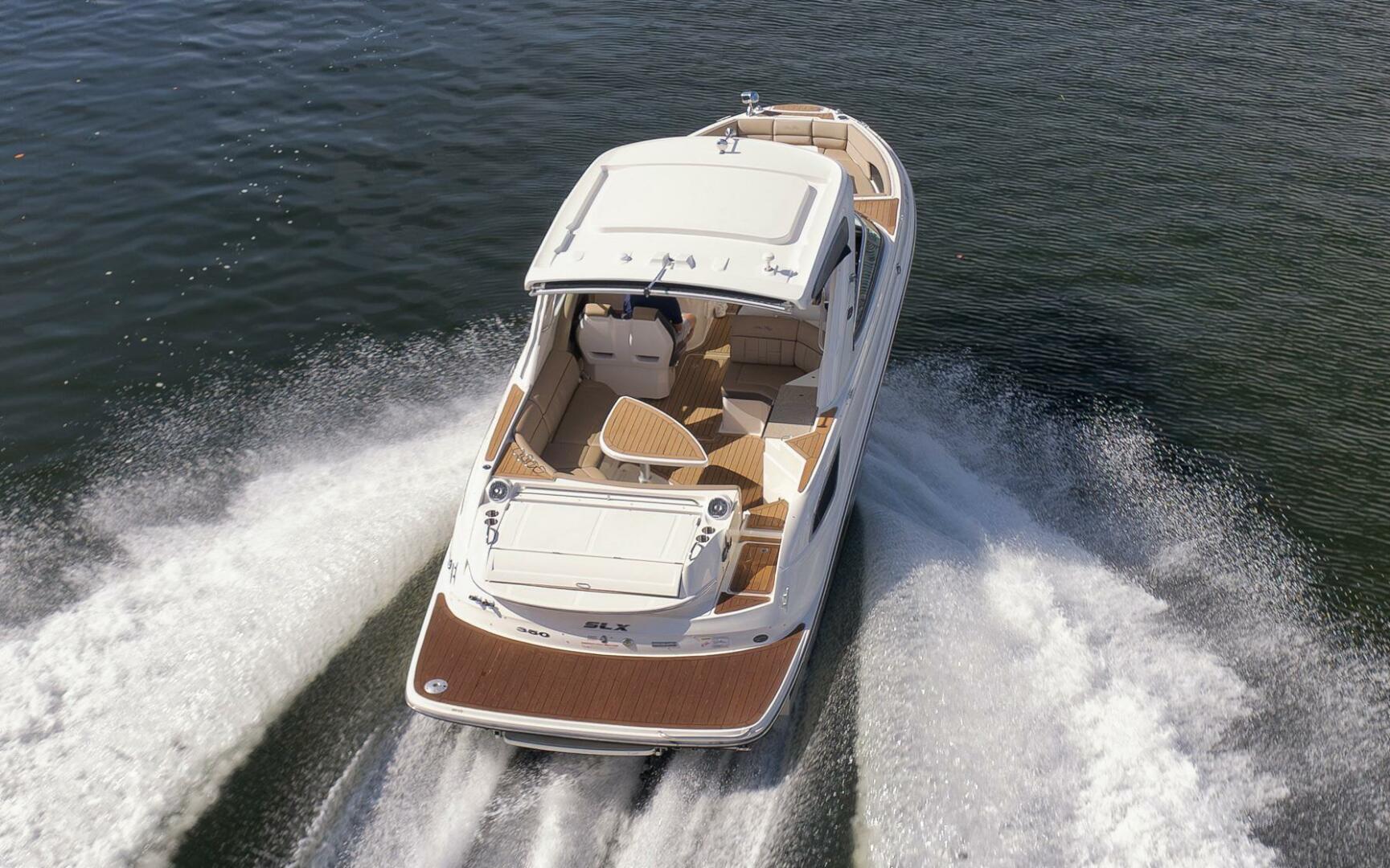 2016 Sea Ray 350 SLX - Image 5