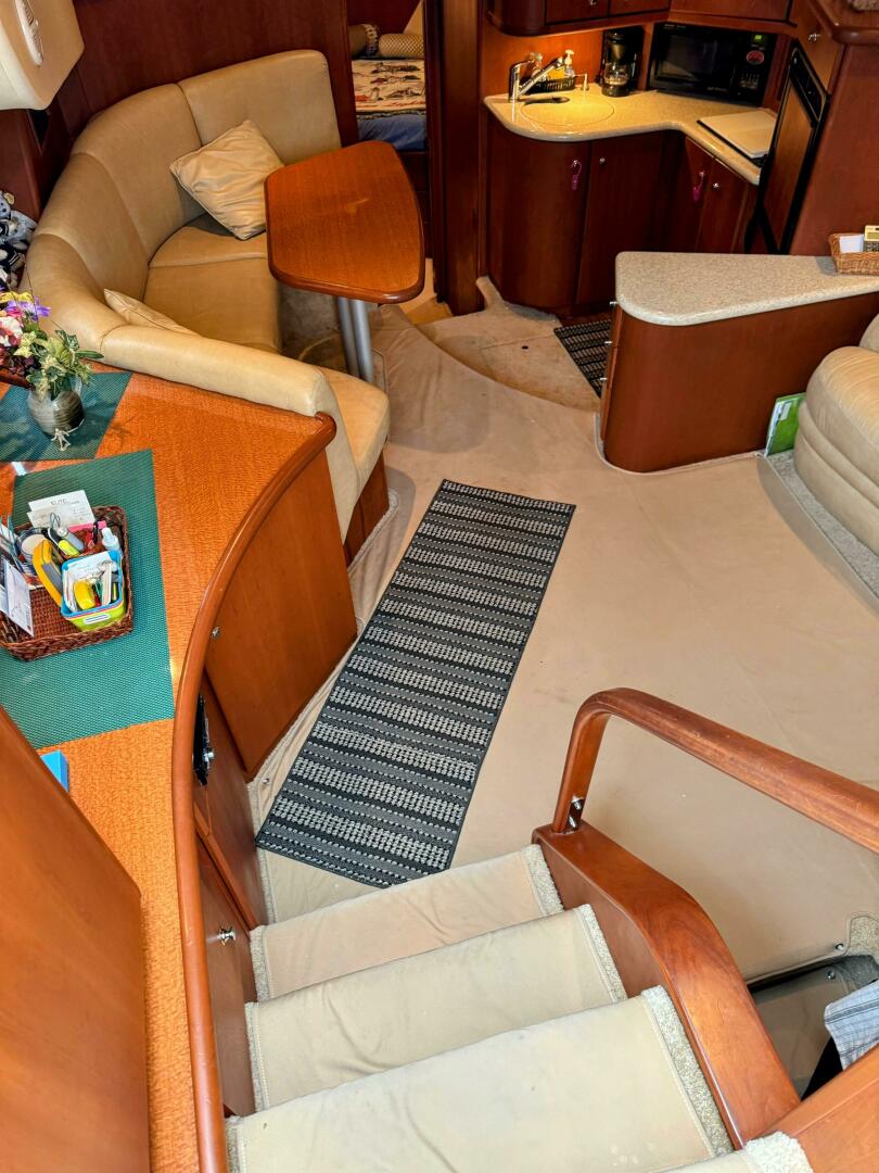 2005 Silverton 35 Motor Yacht - Image 26