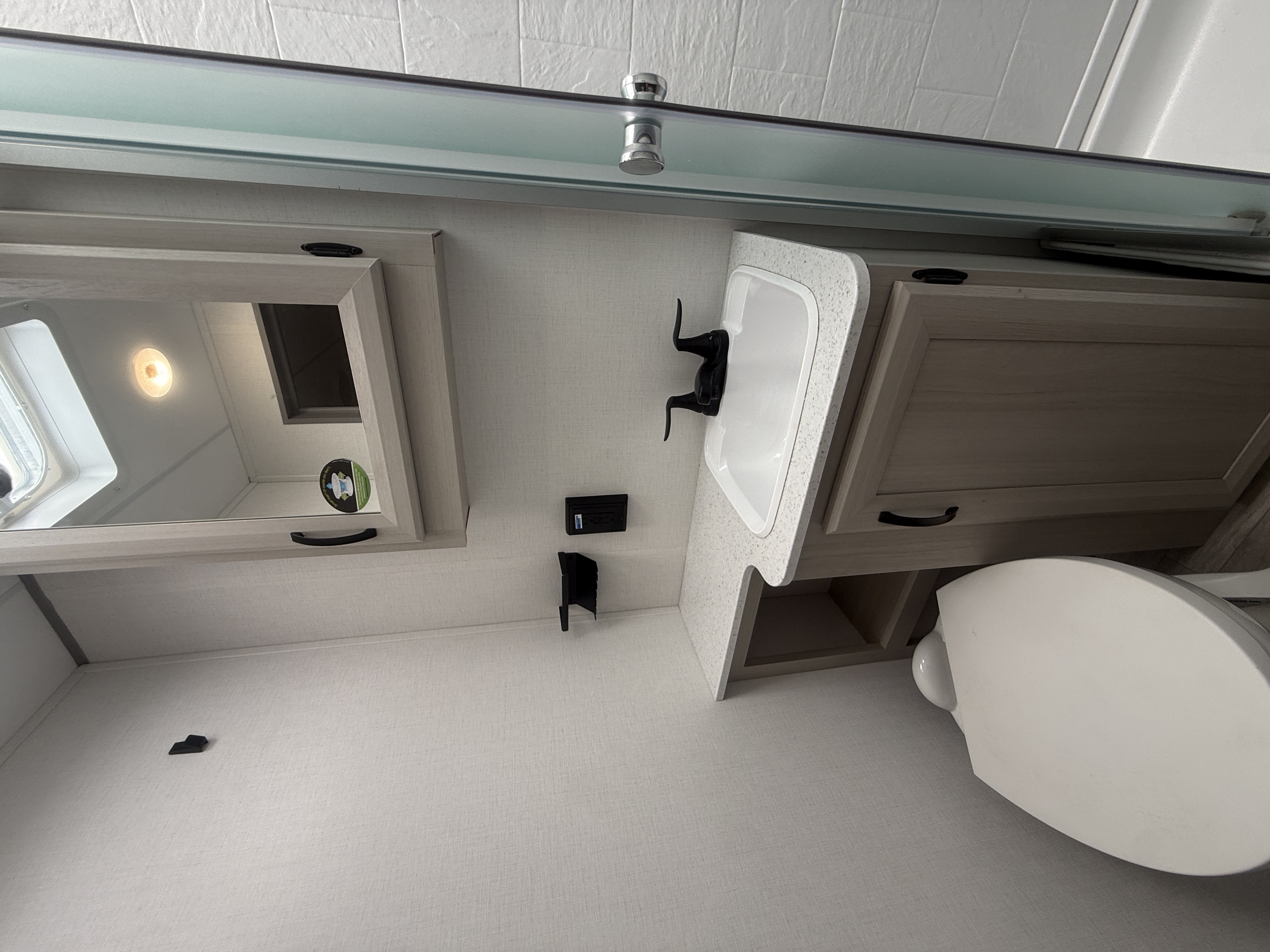 2027 Coachmen Catalina Legacy Edition 333DBDSCK - Image 21