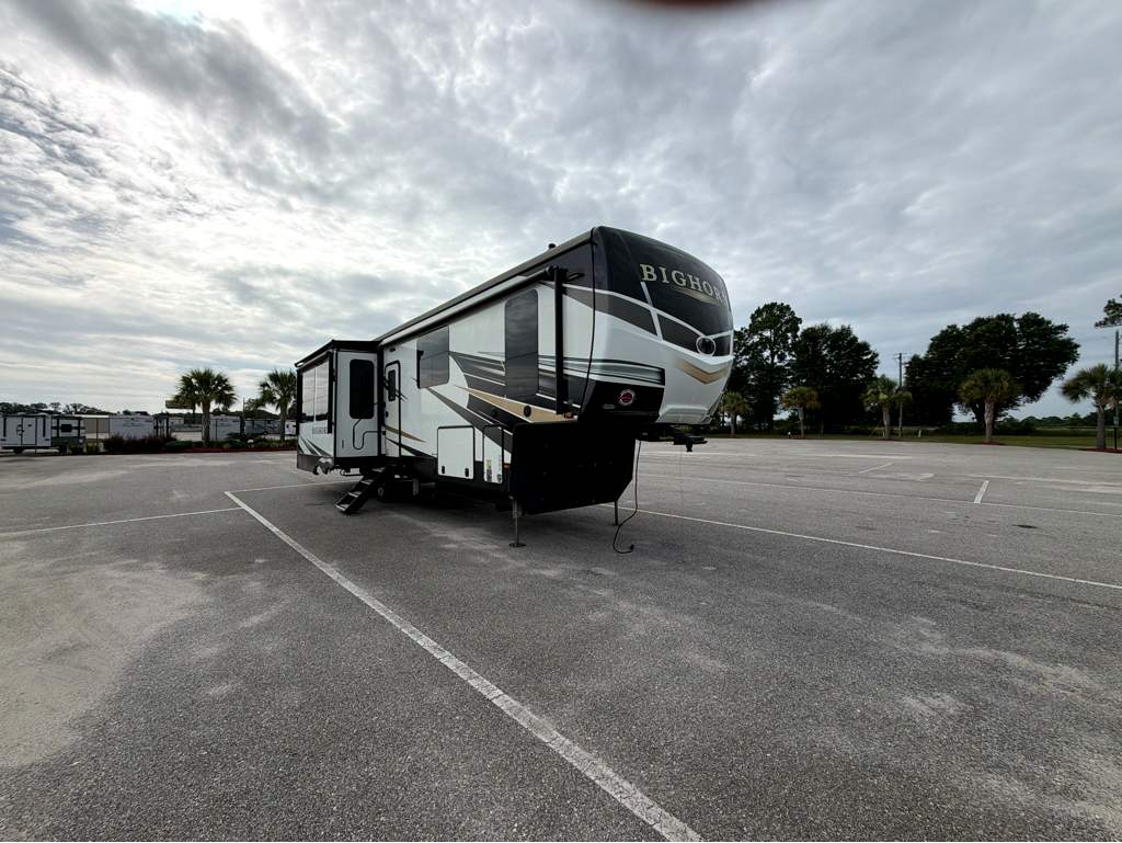 2021 HEARTLAND BIGHORN 3300DL - Image 1