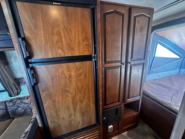 2011 KEYSTONE RV PASSPORT  EXP 235 - Image 17