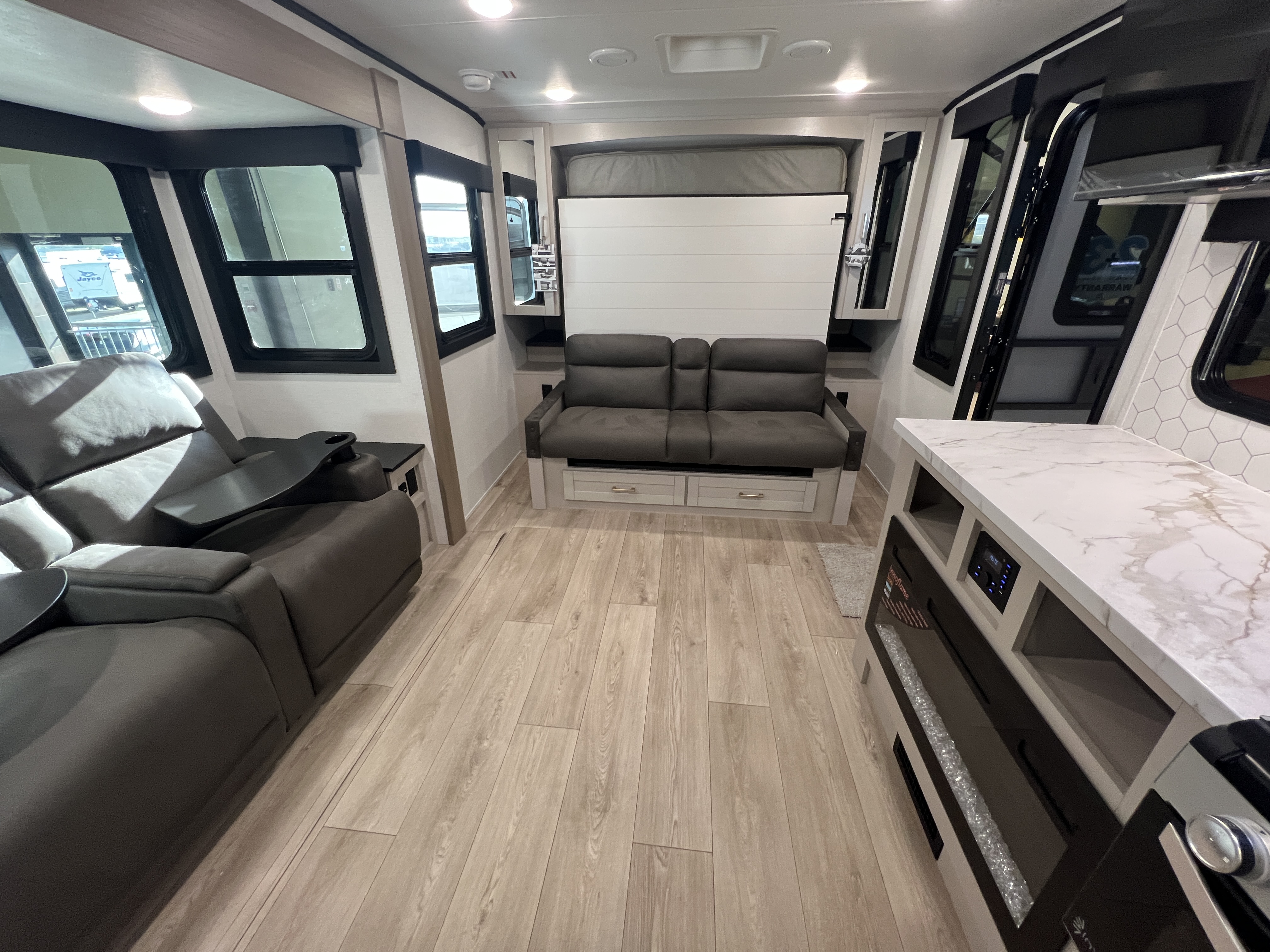 2027 Jayco Jay Feather 19MRK - Image 4