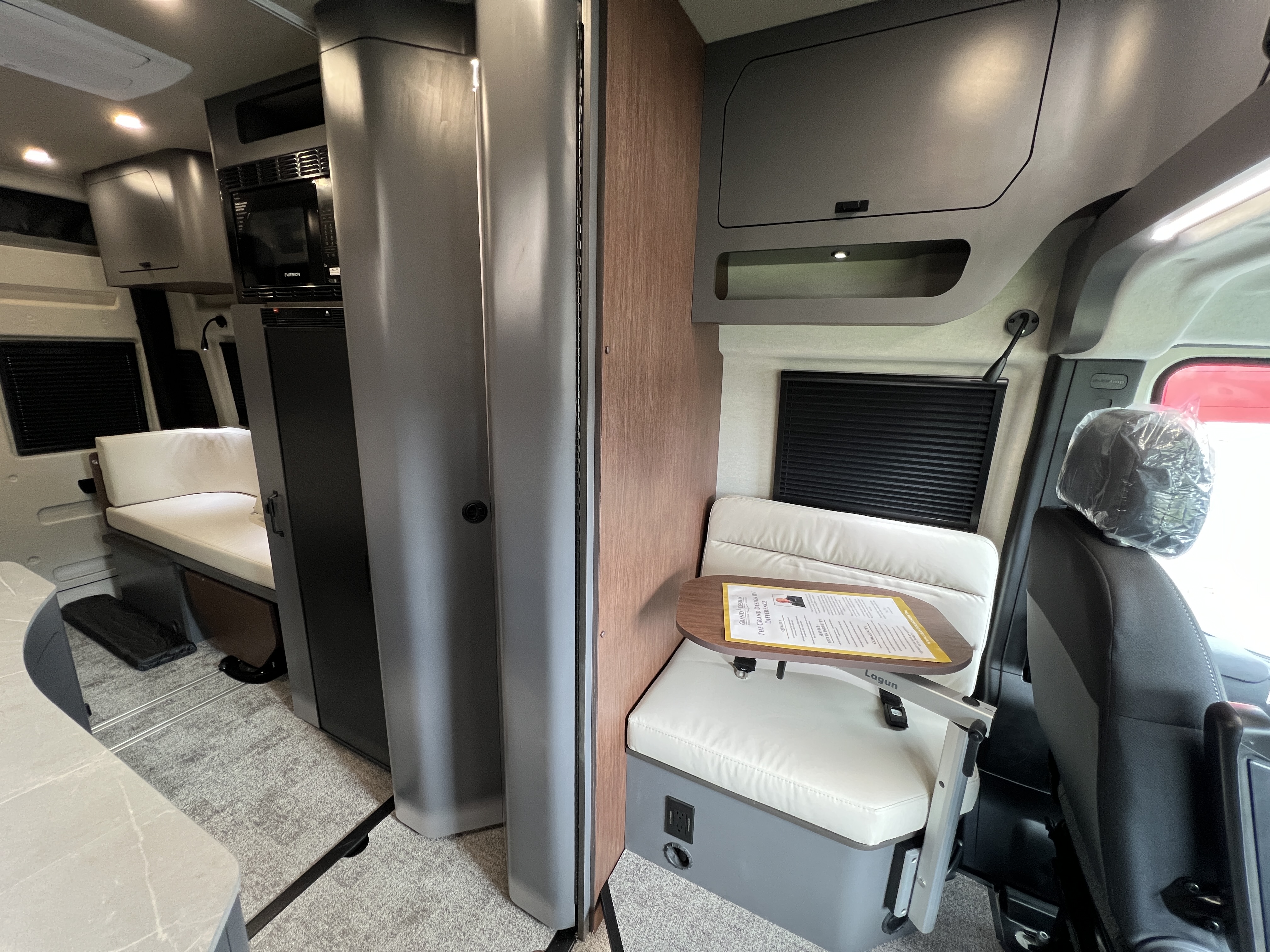 2027 Grand Design Lineage Series VP2 LVP2 - Image 16