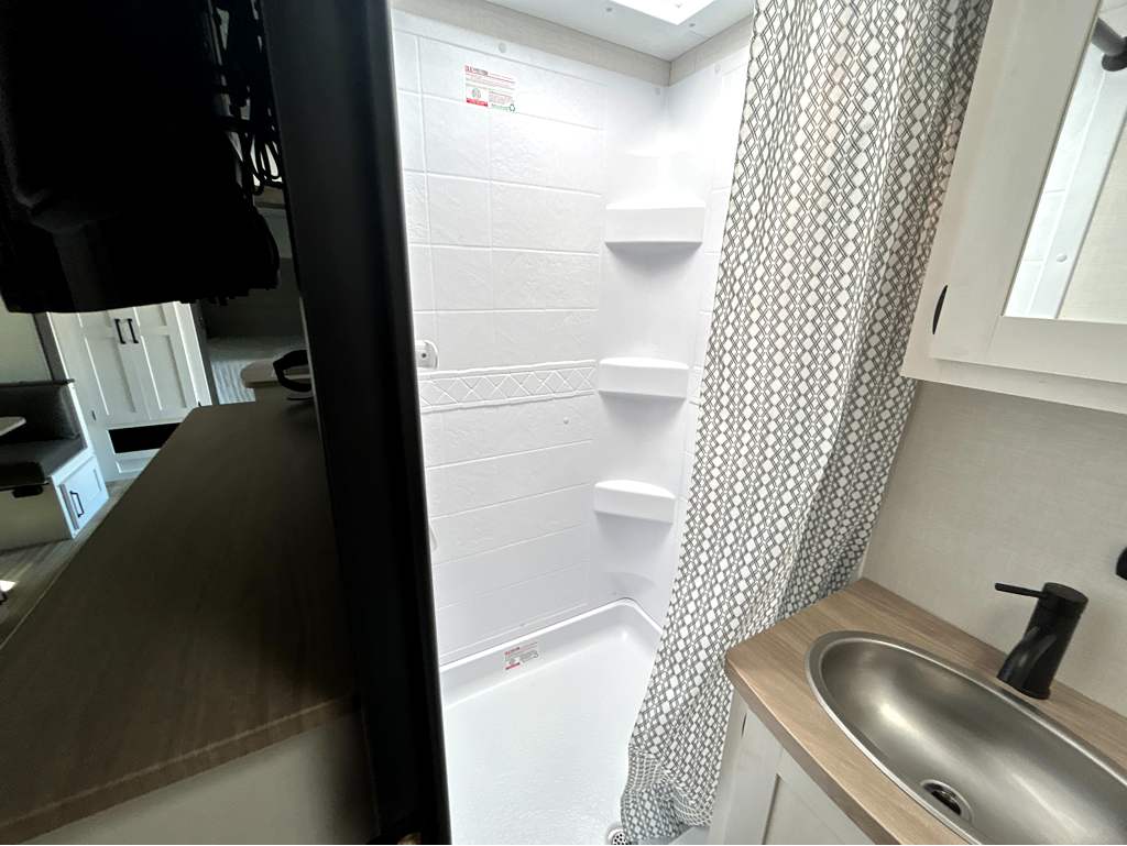 2027 VENTURE RV SIENNA 281VQB - Image 23