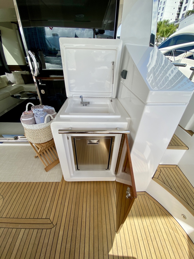 2018 Azimut Flybridge - Image 104