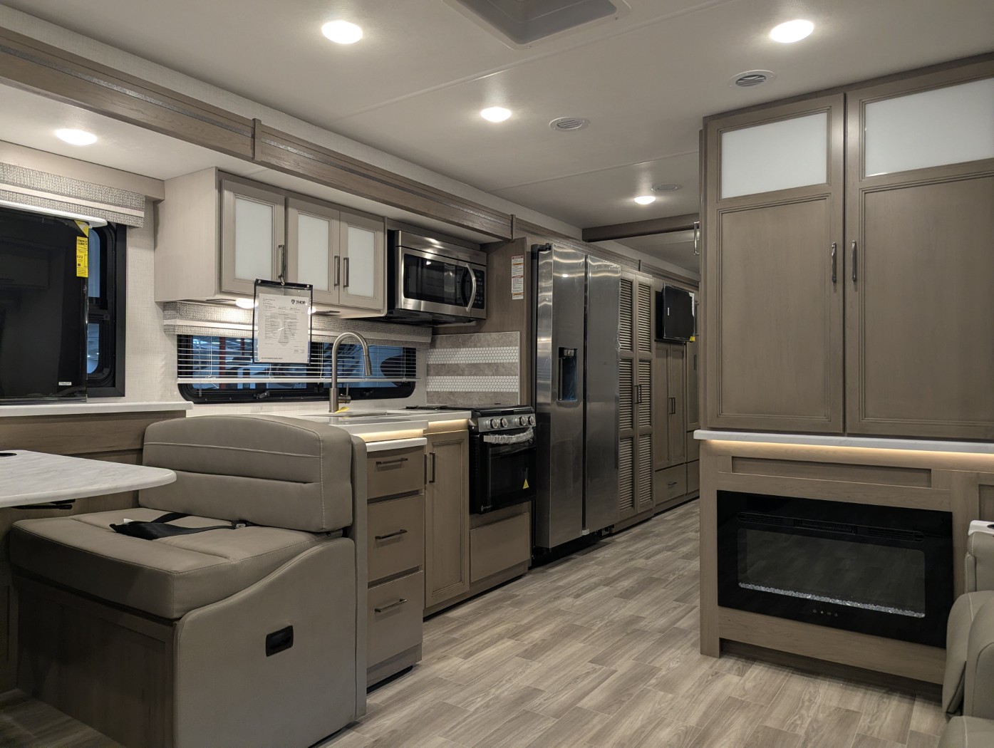 2027 Thor Motor Coach Windsport 36H - Image 47