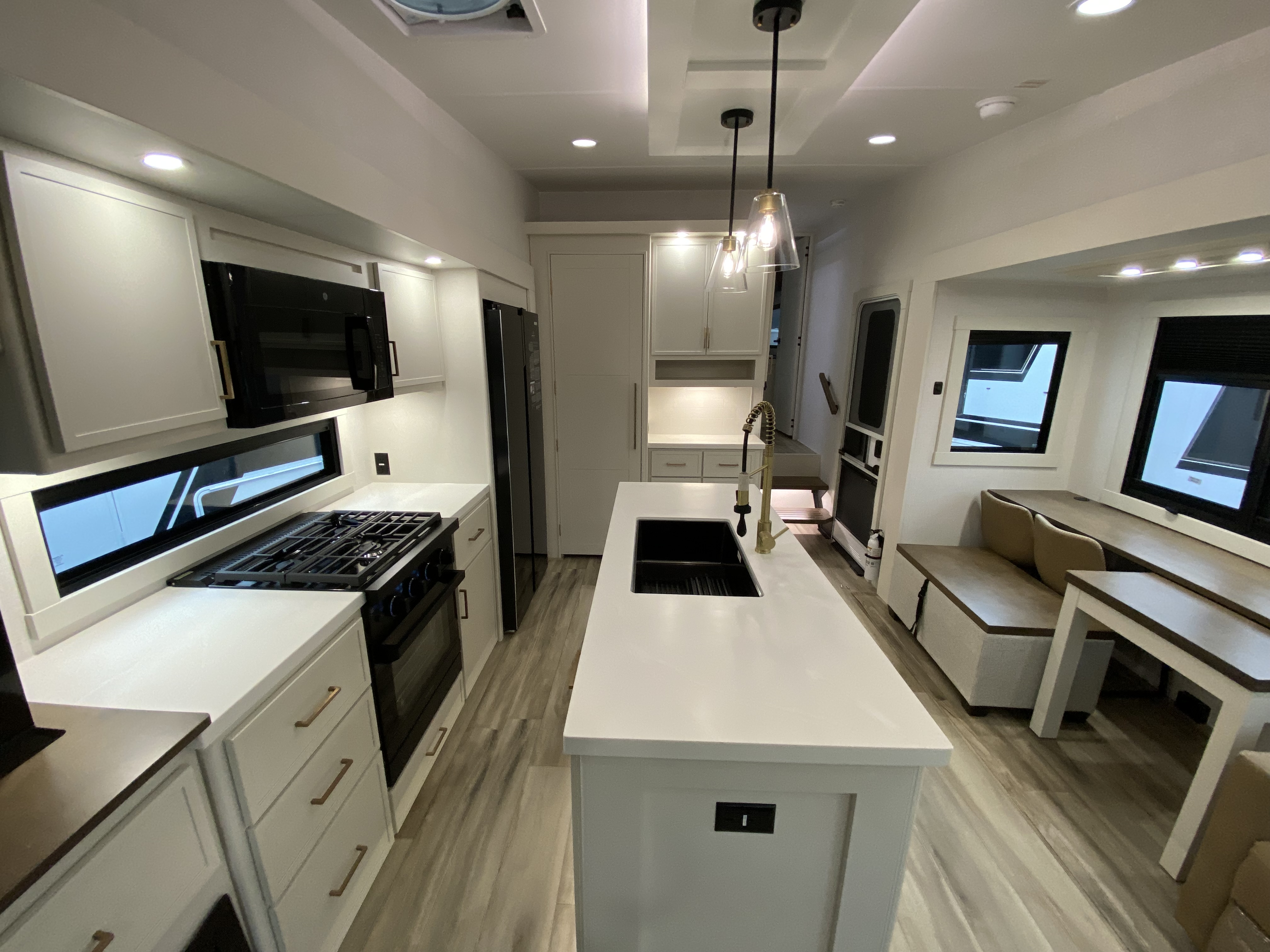 2027 Brinkley RV Model Z 3100 - Image 4